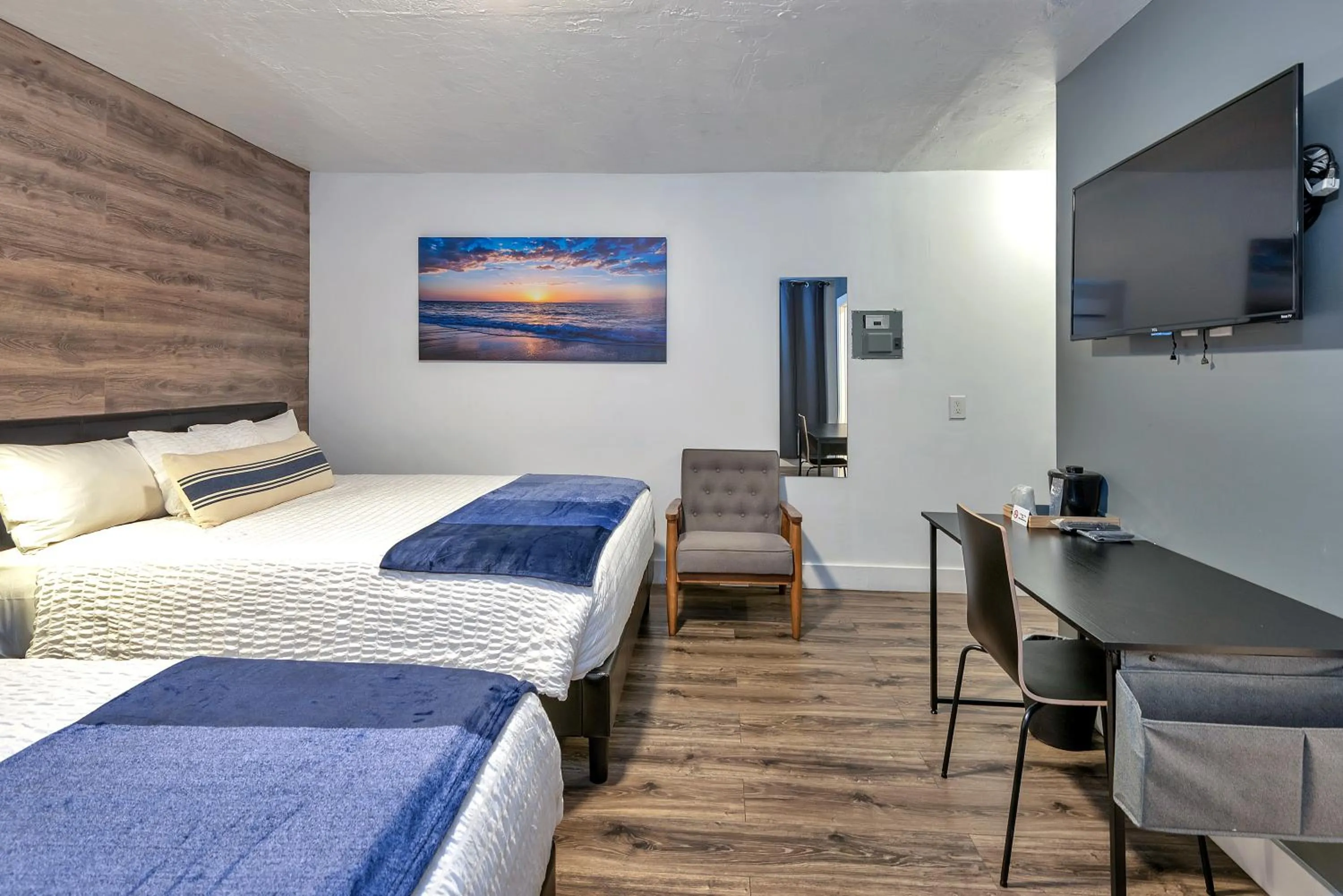 TV and multimedia, Bed in Oasis Hotel