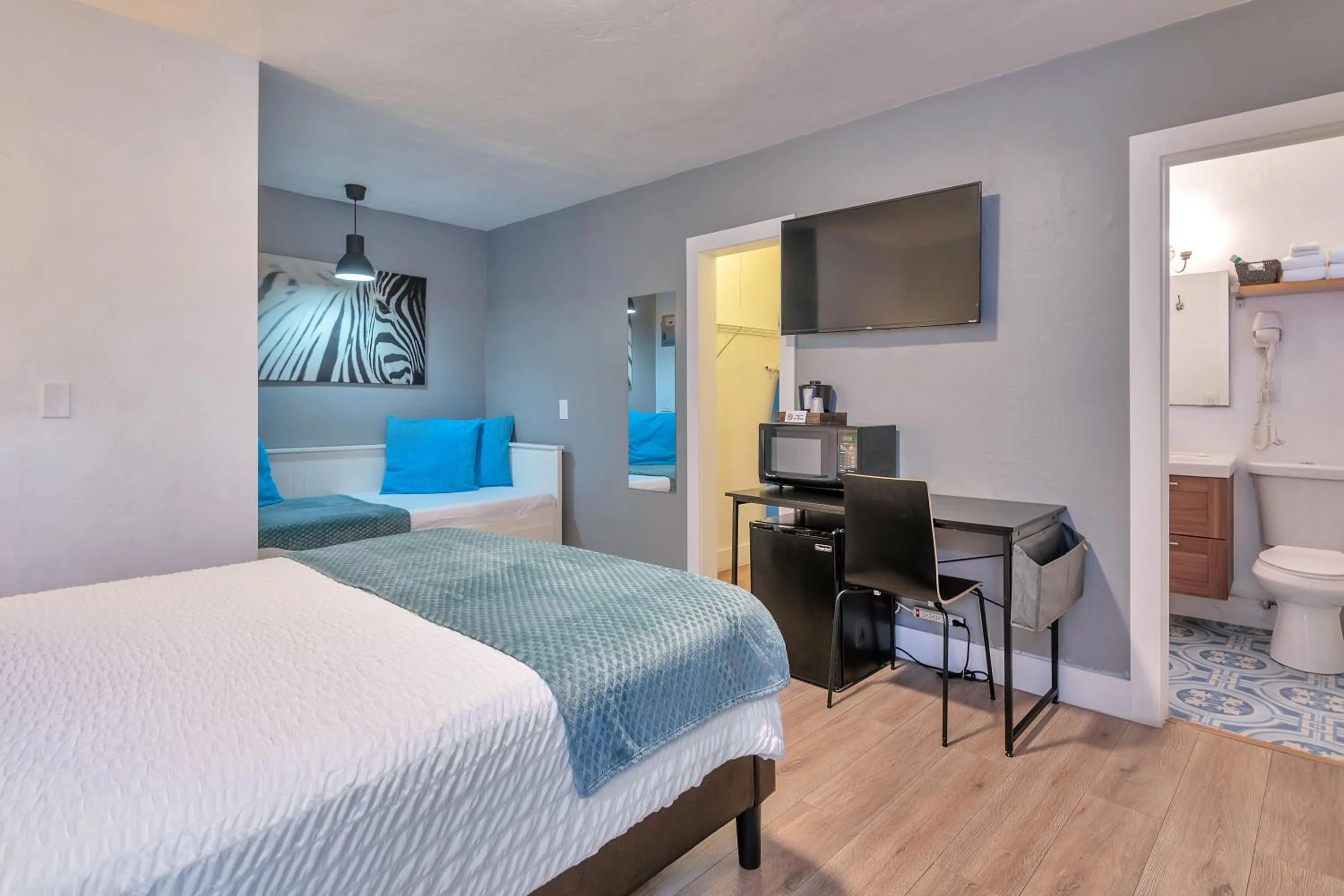 Bedroom, Bed in Oasis Hotel