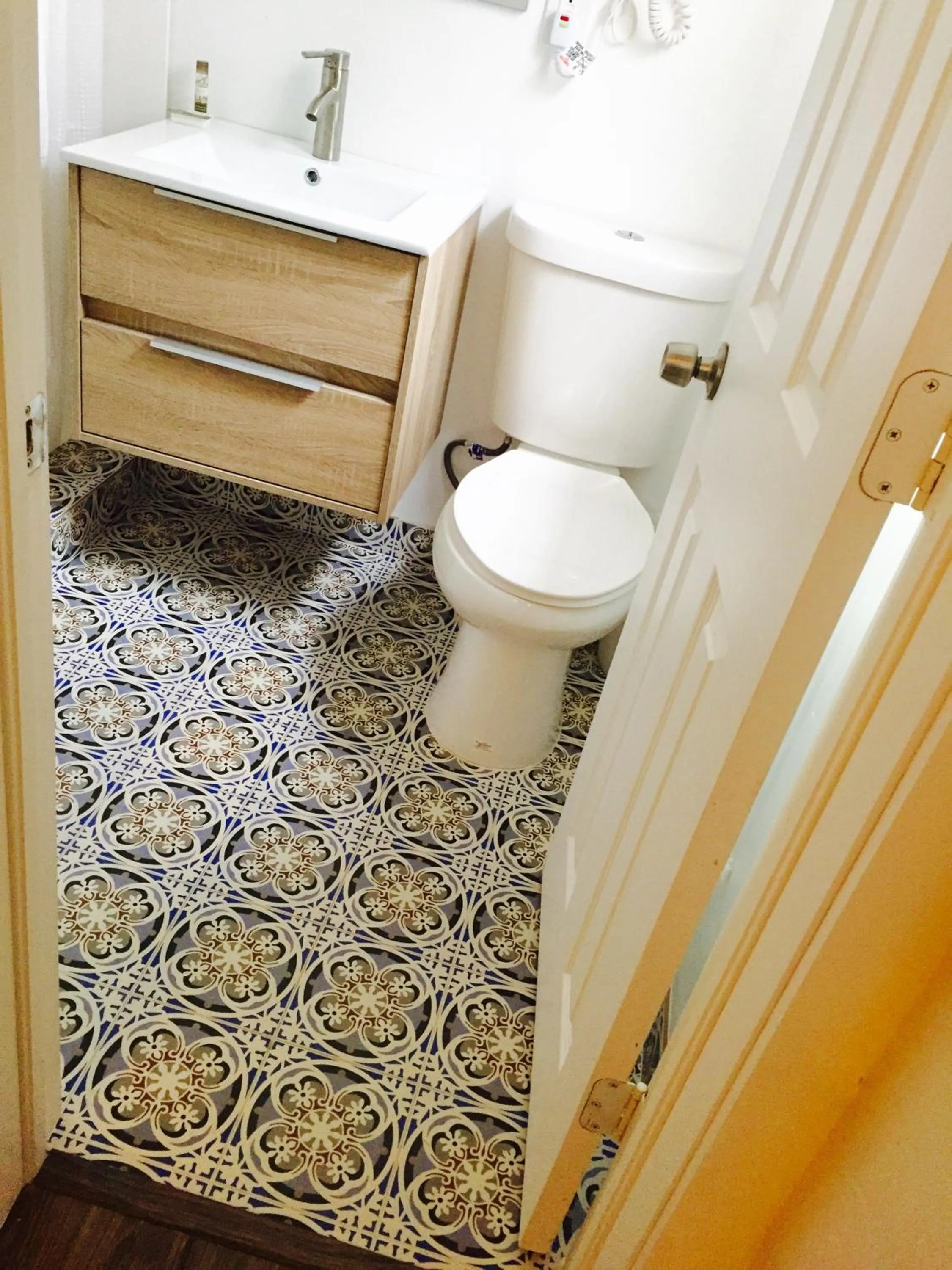 Bathroom in Oasis Hotel