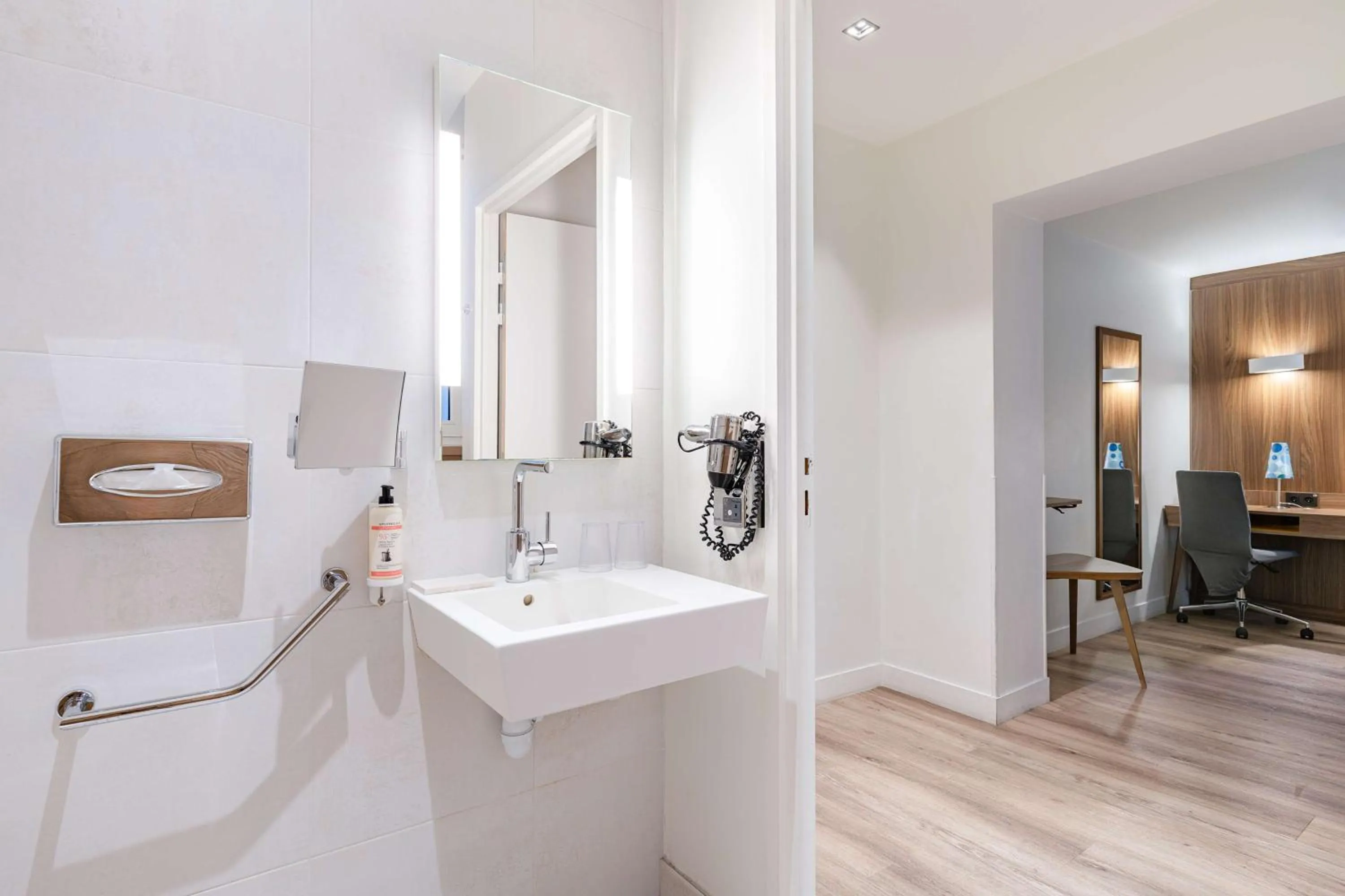 Bathroom in Best Western Plus 61 Paris Nation Hotel