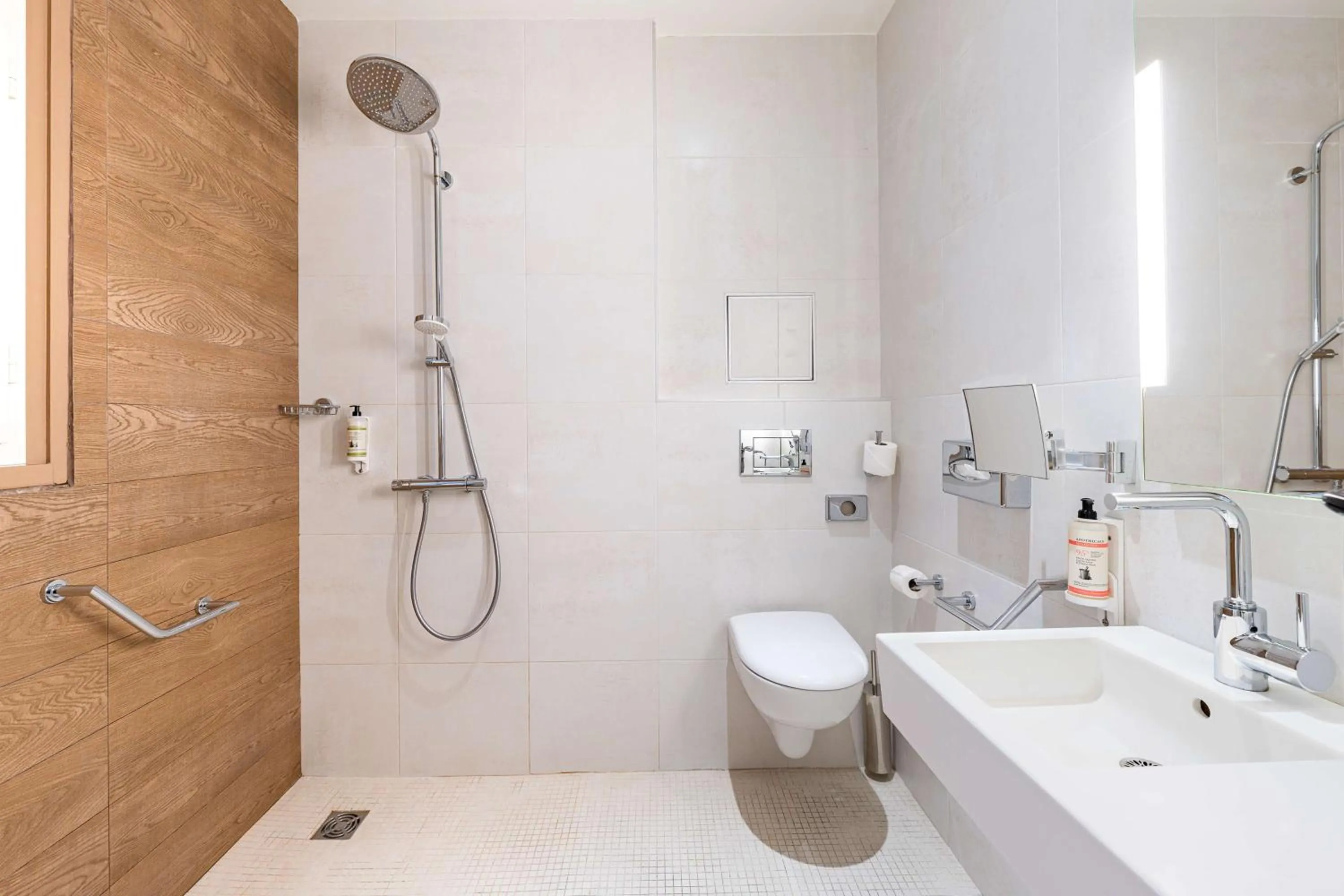 Bathroom in Best Western Plus 61 Paris Nation Hotel