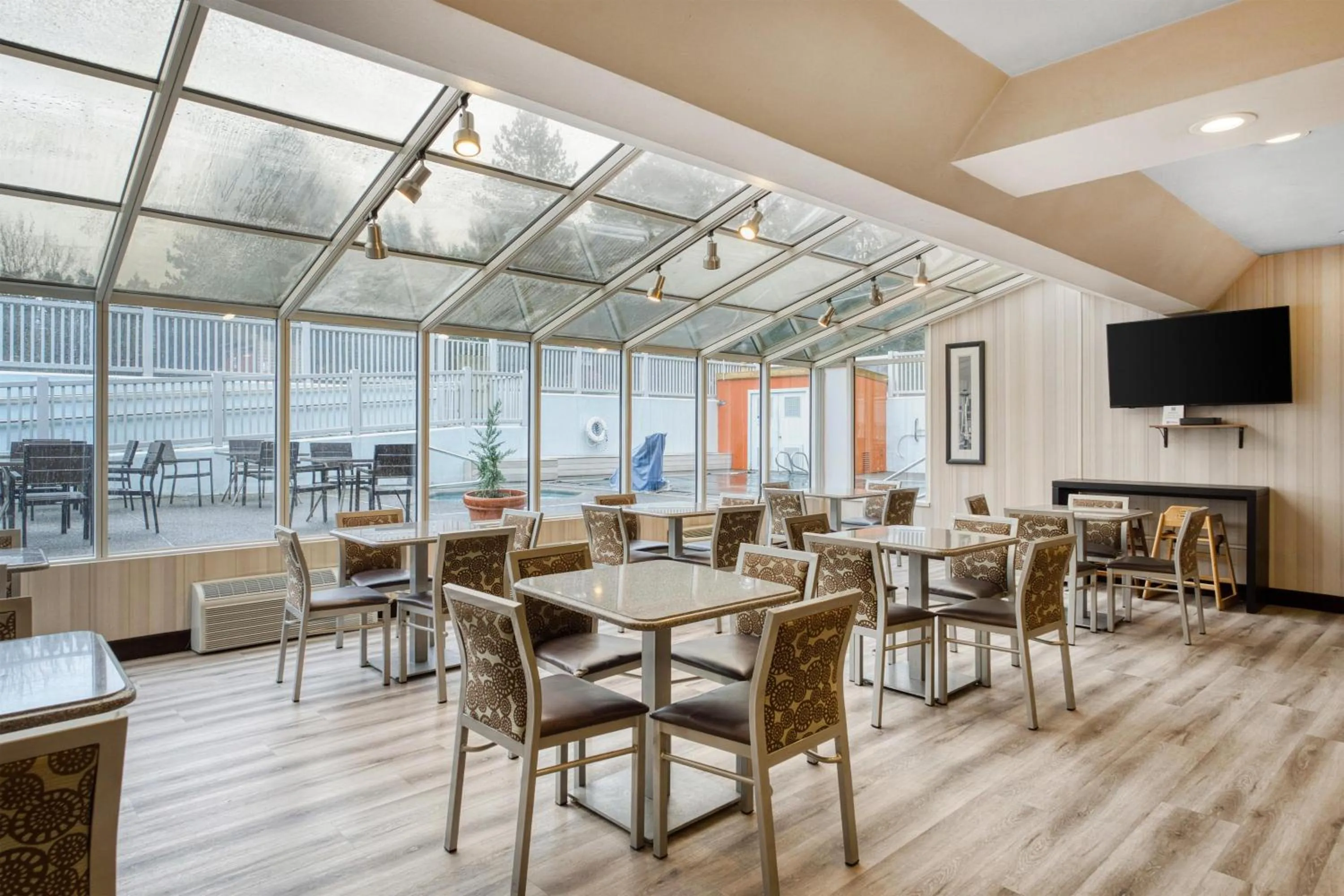 Breakfast in Best Western Alderwood