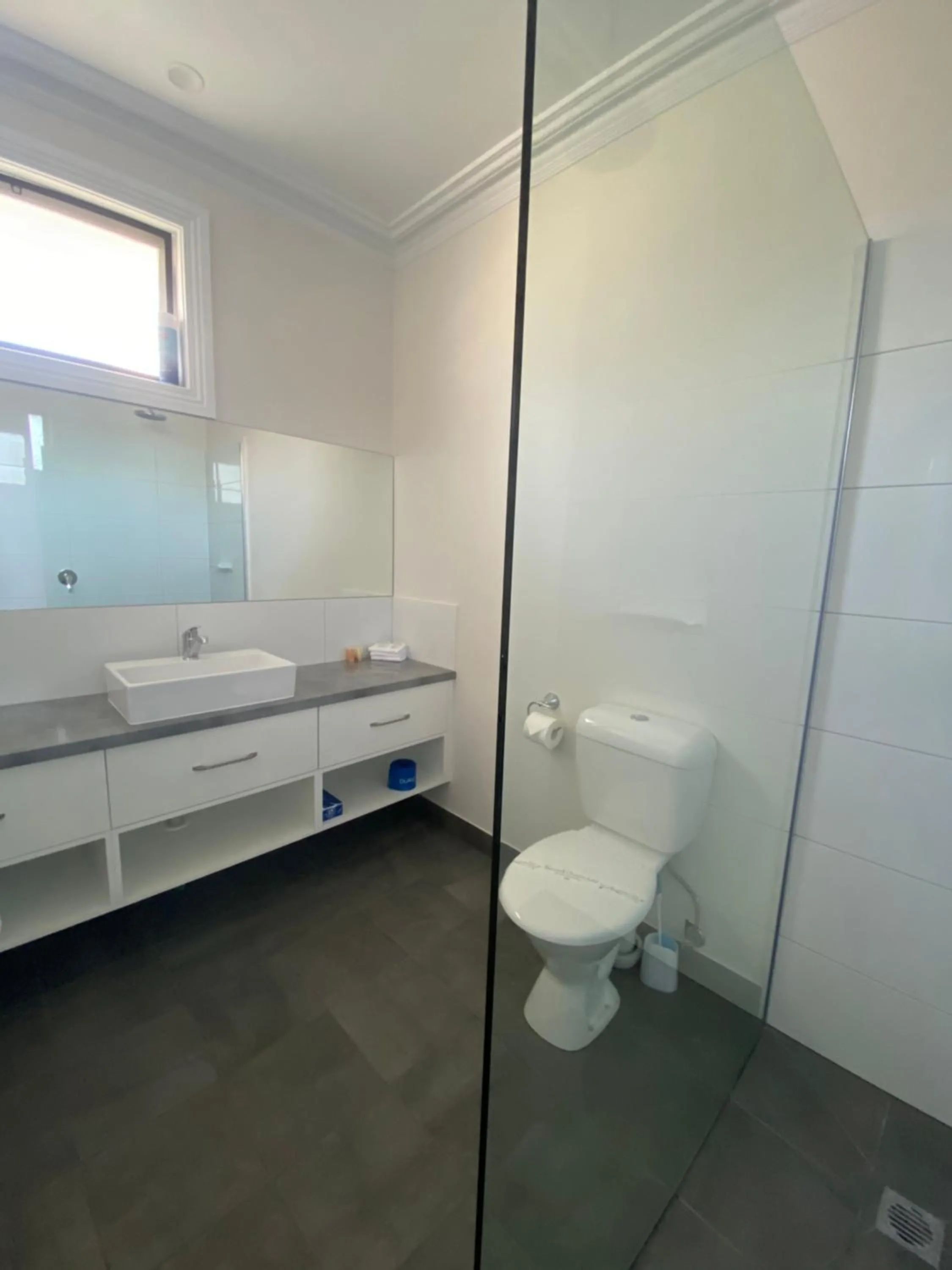 Bathroom in Campaspe Lodge