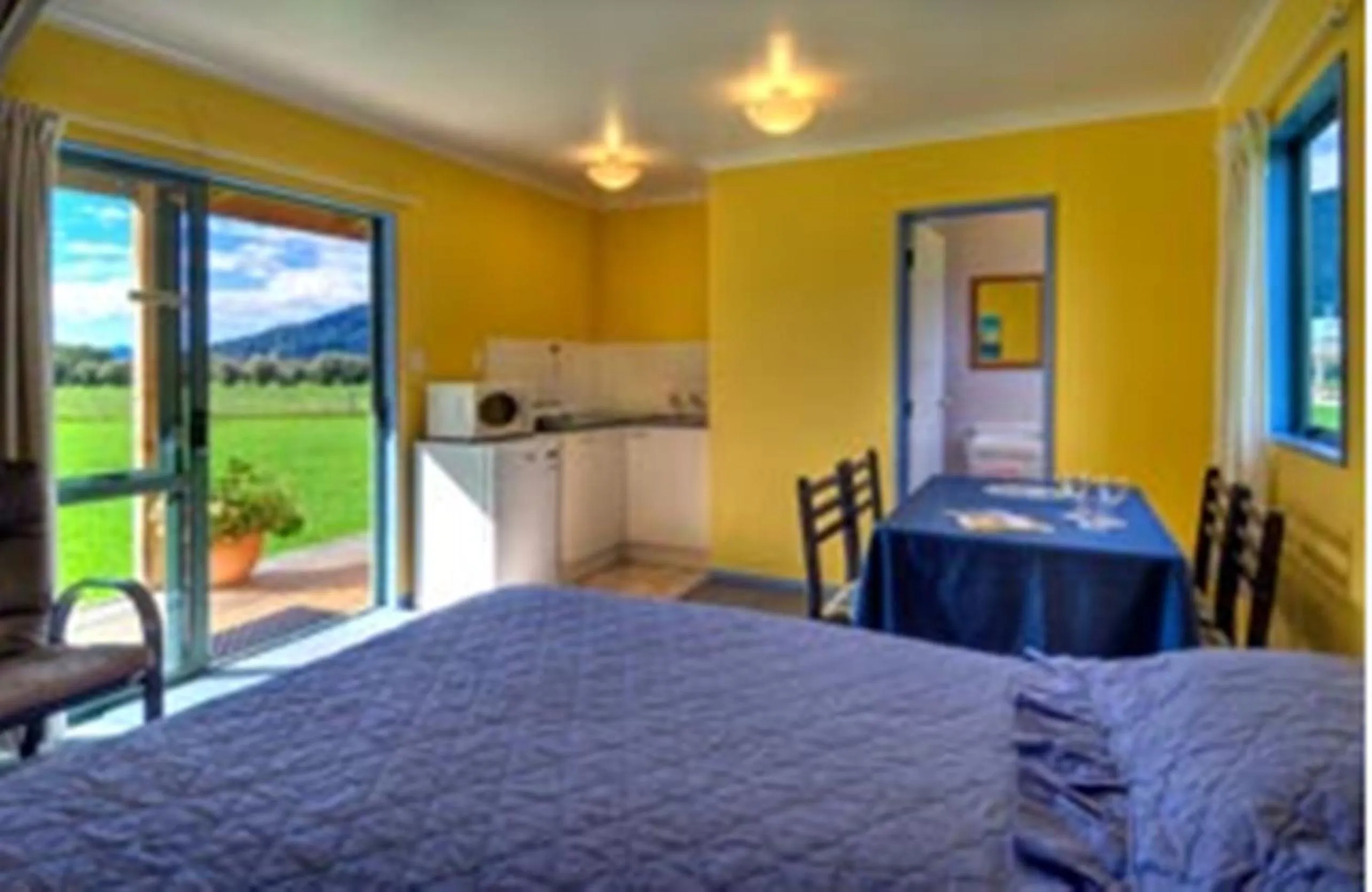 Bed in Smiths Farm Holiday Park