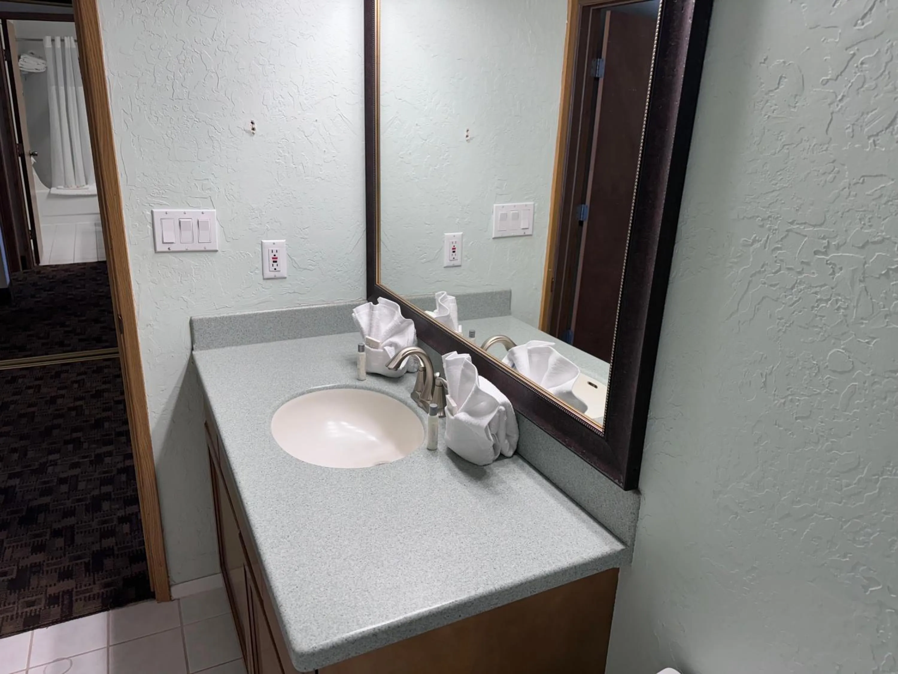 Public Bath in Promenade Inn & Suites Oceanfront