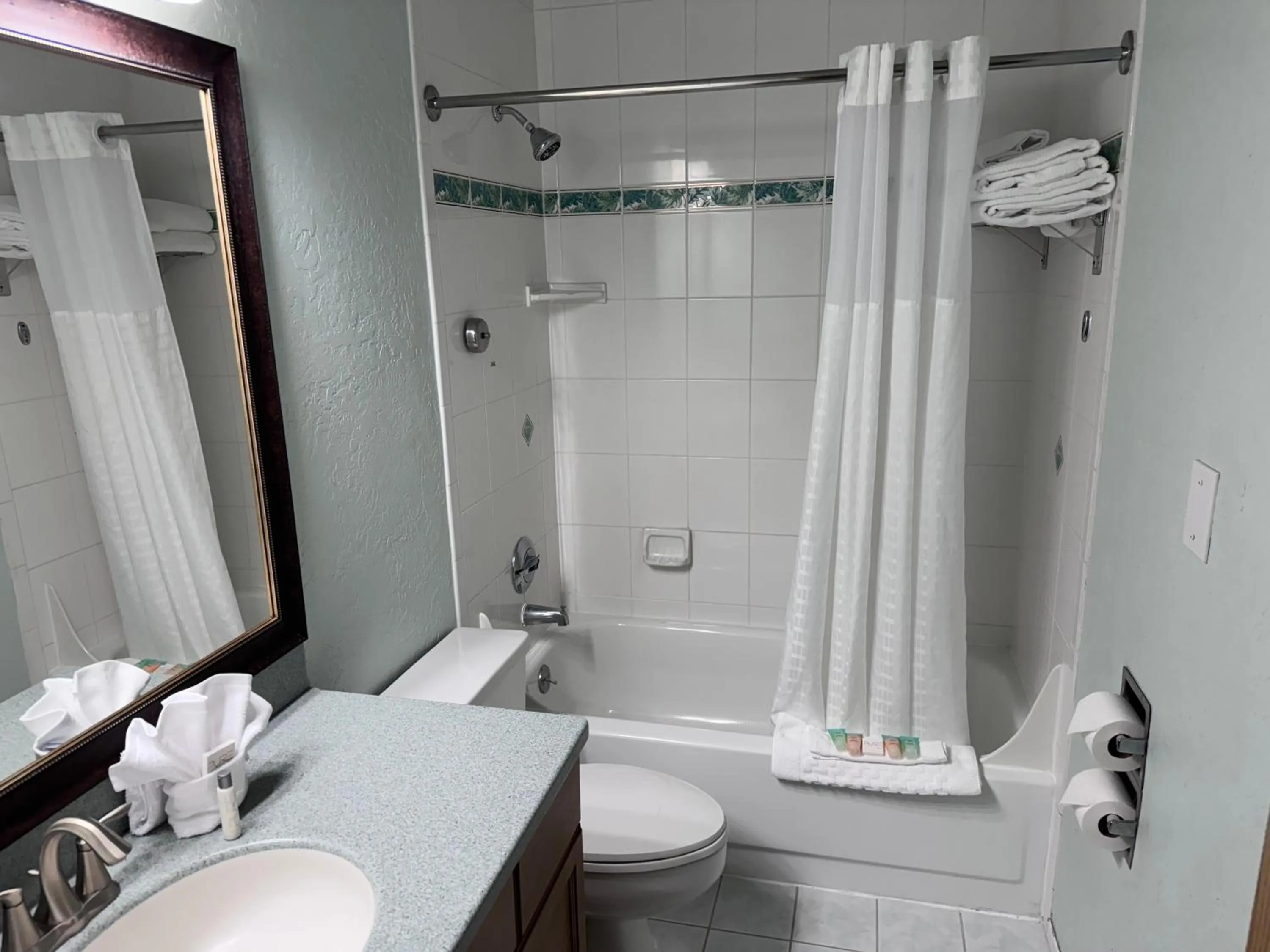 Public Bath in Promenade Inn & Suites Oceanfront