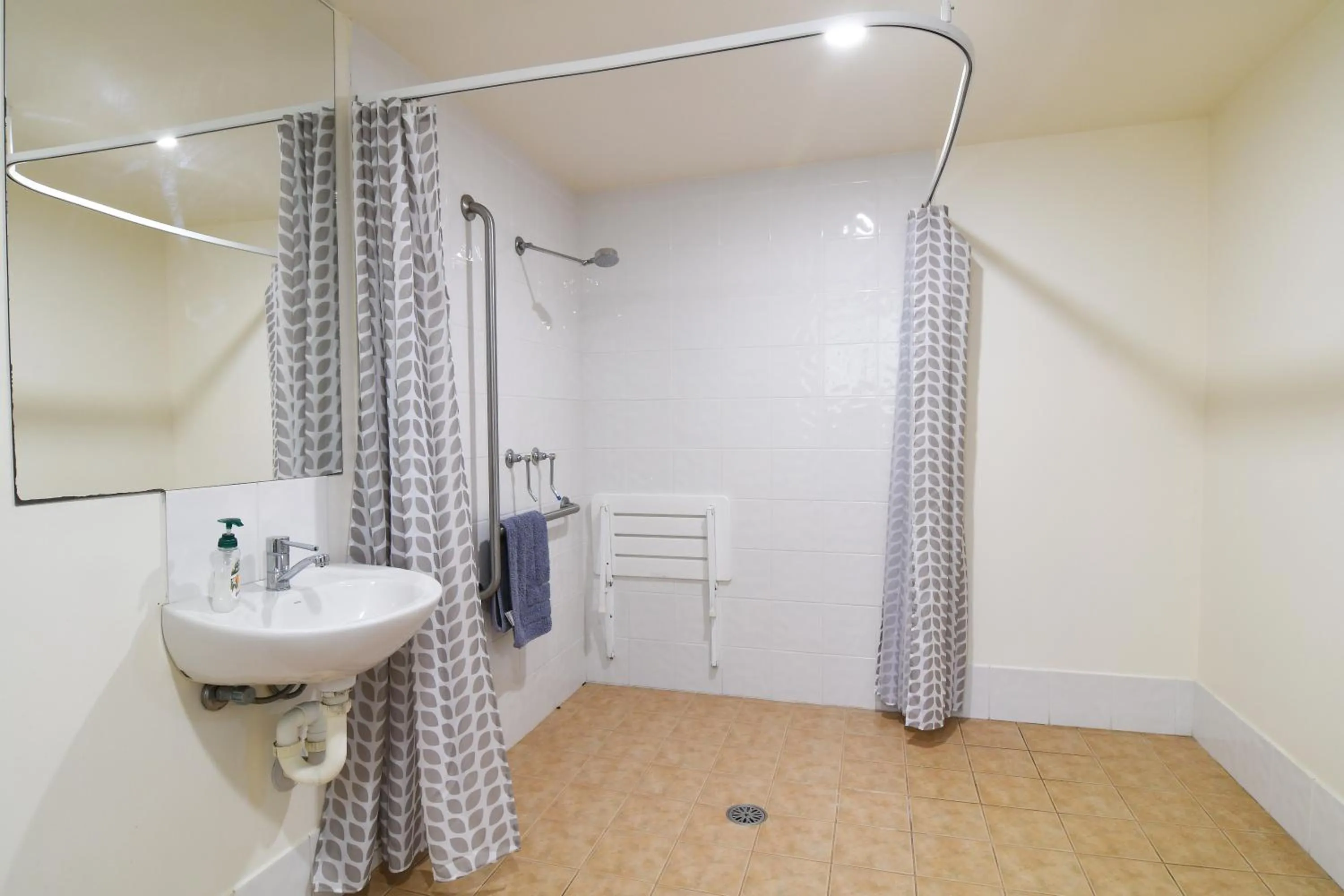 Shower in Kianinny Bush Cottages