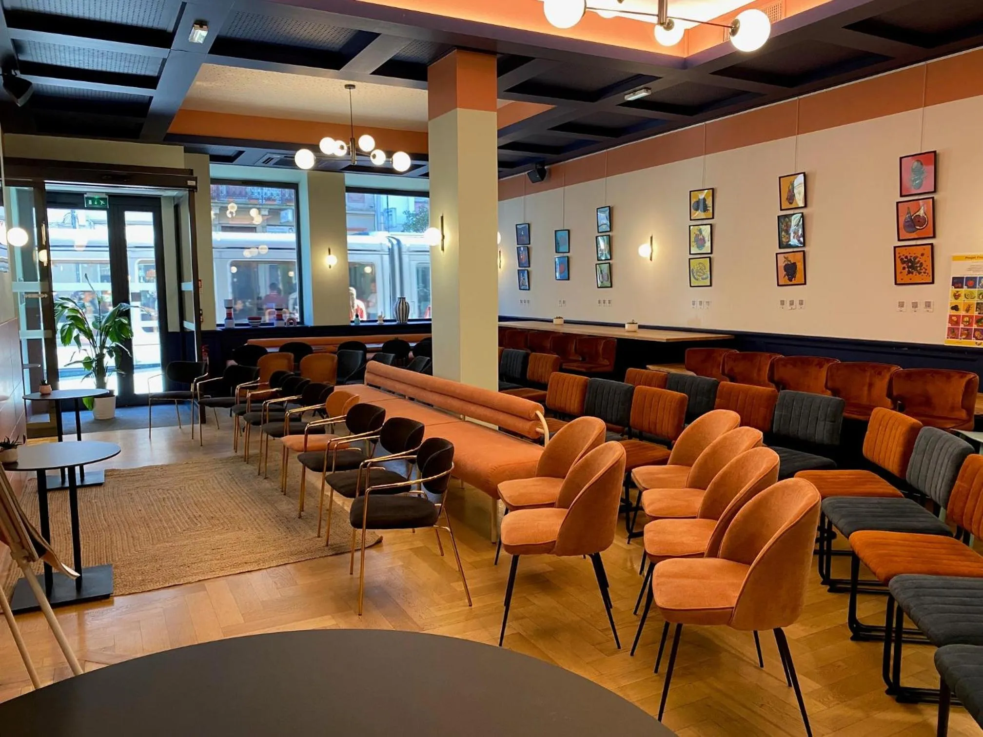 Meeting/conference room in ClapClap Hôtel, Food & Bar