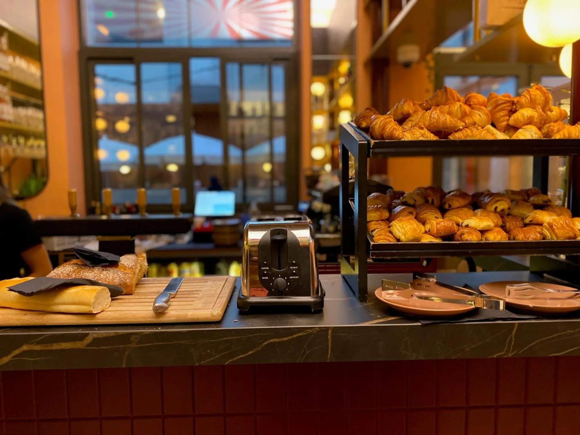 Food and drinks in ClapClap Hôtel, Food & Bar