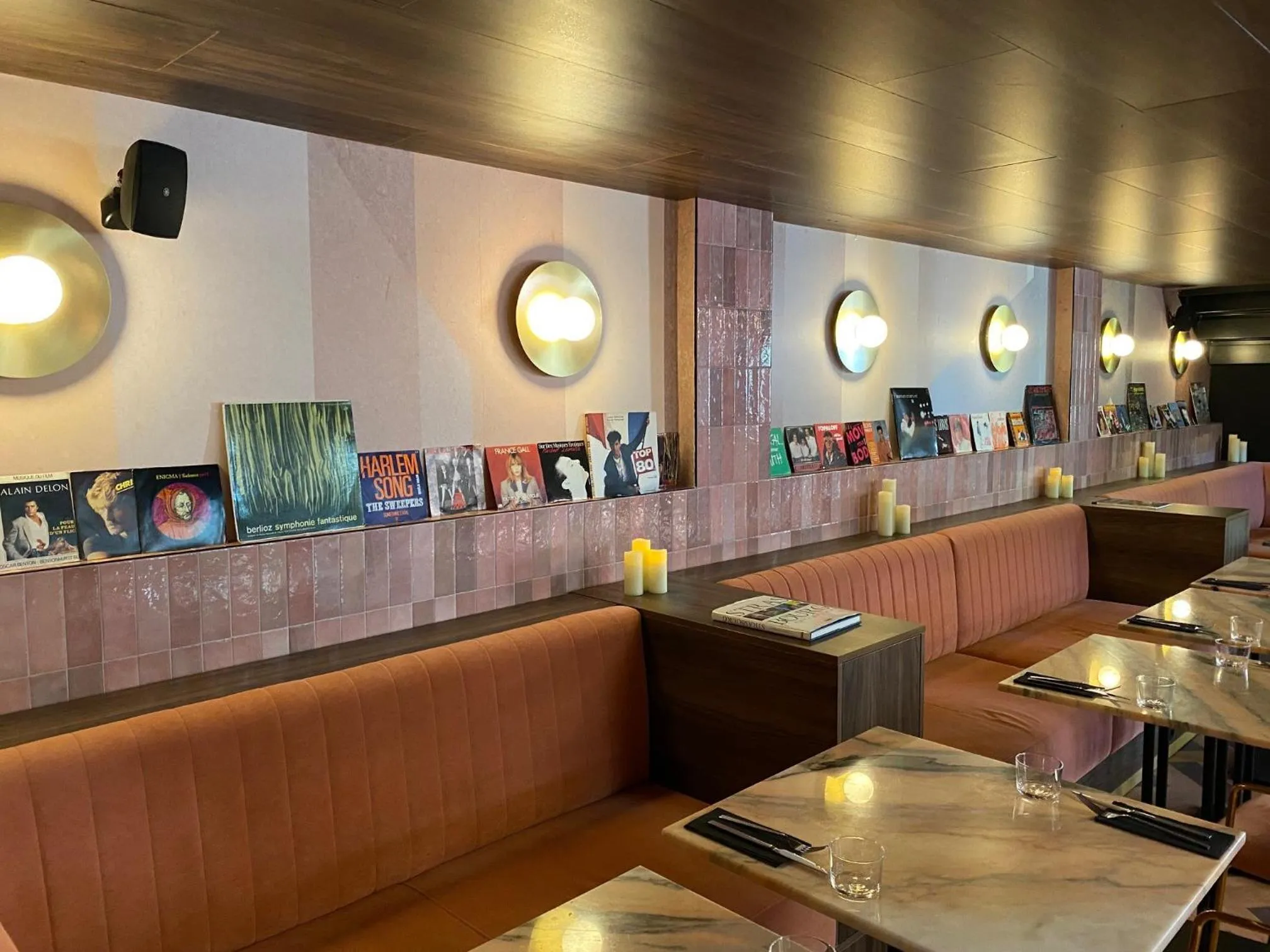 Restaurant/places to eat in ClapClap Hôtel, Food & Bar