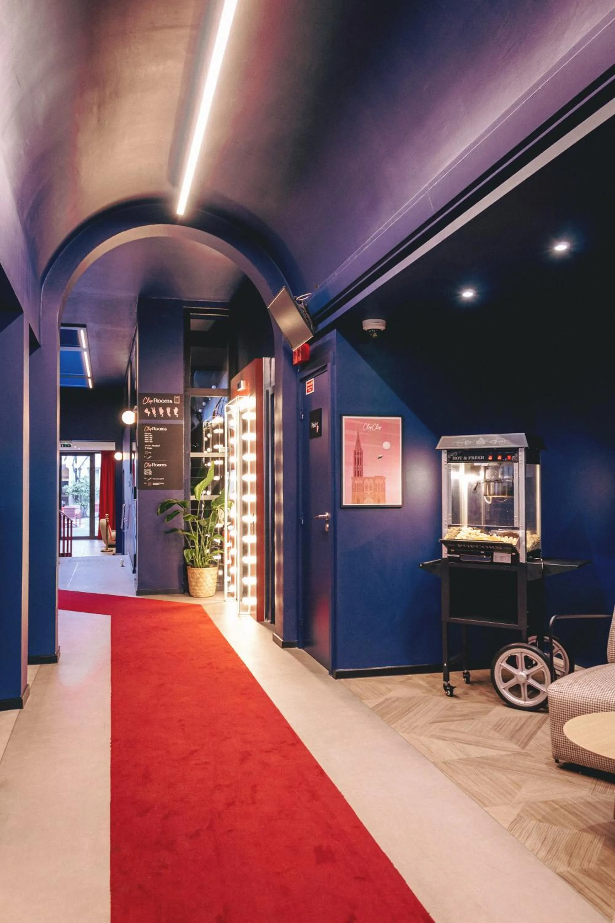 Lobby or reception in ClapClap Hôtel, Food & Bar