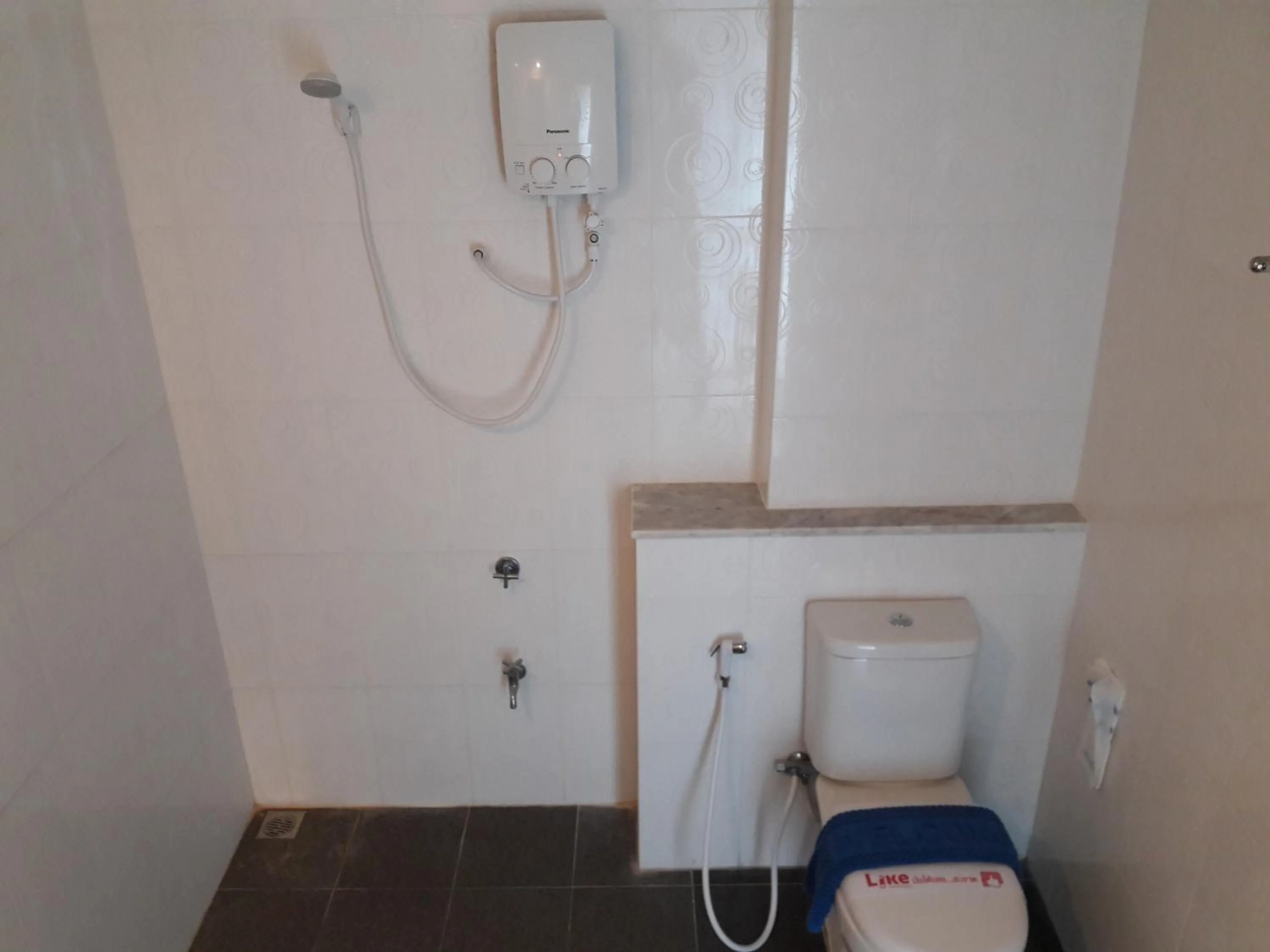 Shower in Like Residence