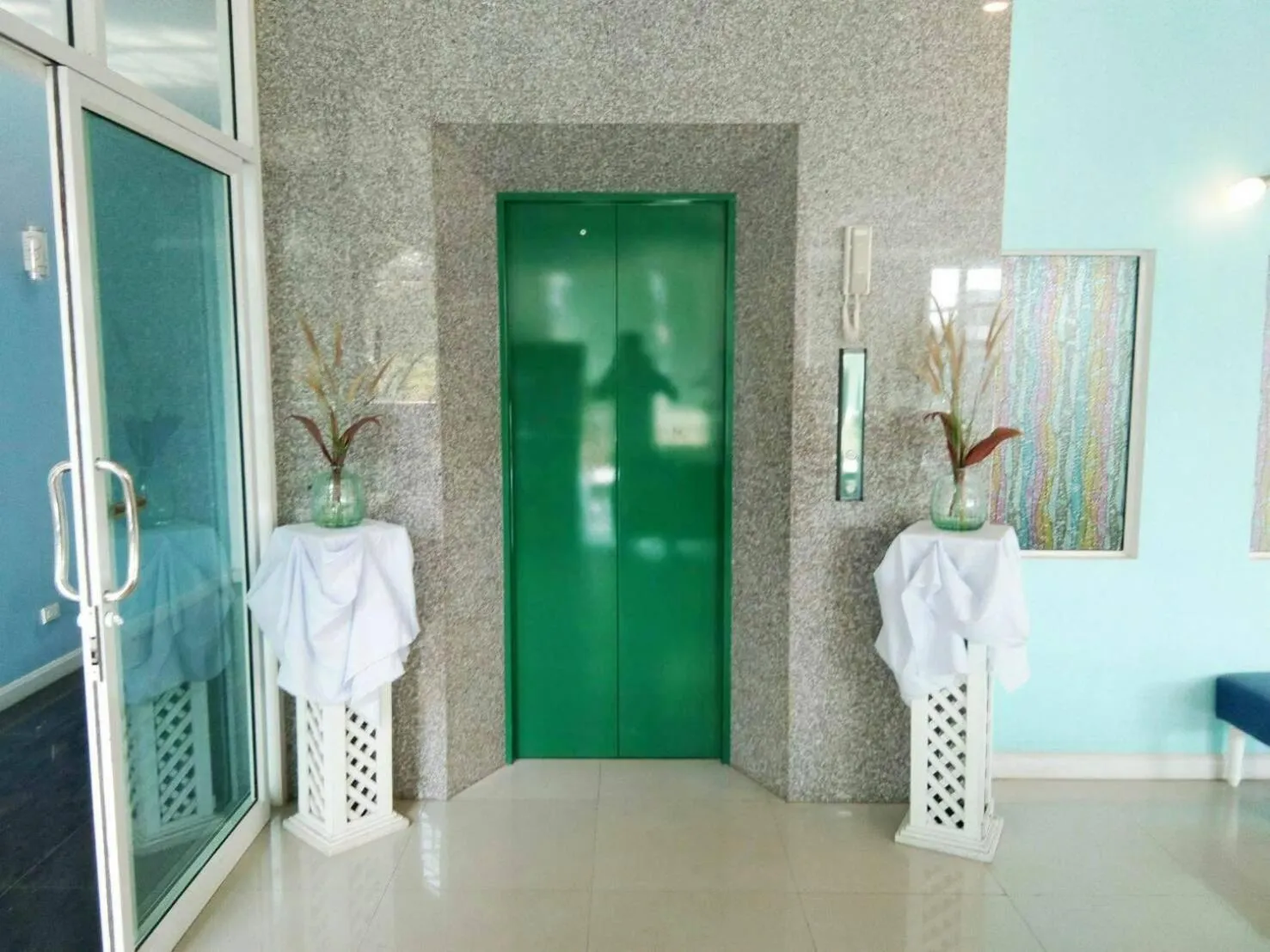 Area and facilities in Like Residence