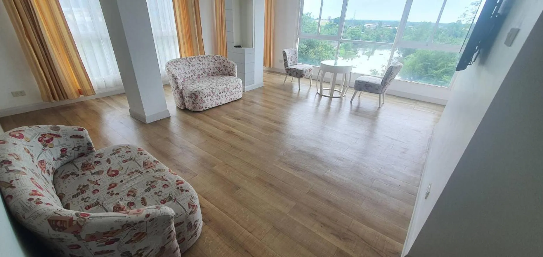 Photo of the whole room in Like Residence