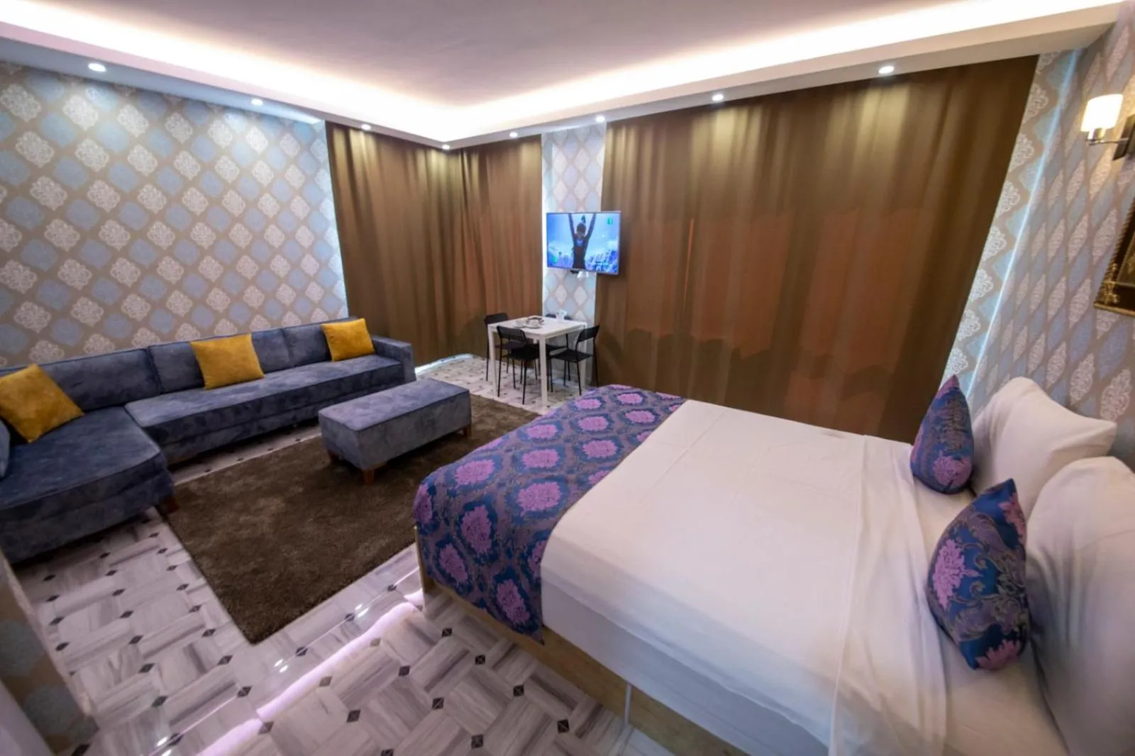 Photo of the whole room, Bed in ROYAL TAKSIM SUITES