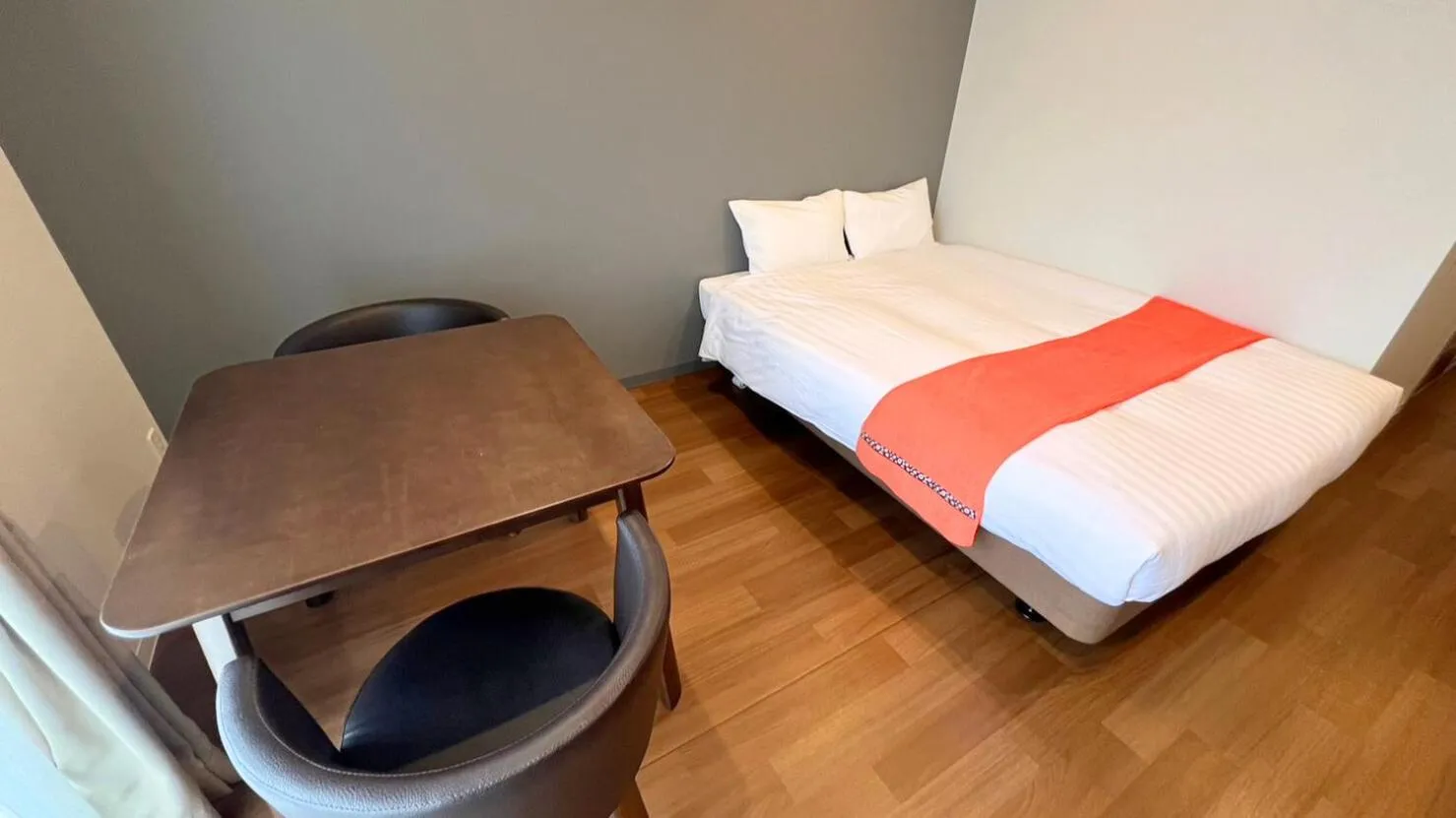 Bed in Apartment Hotel Ecott