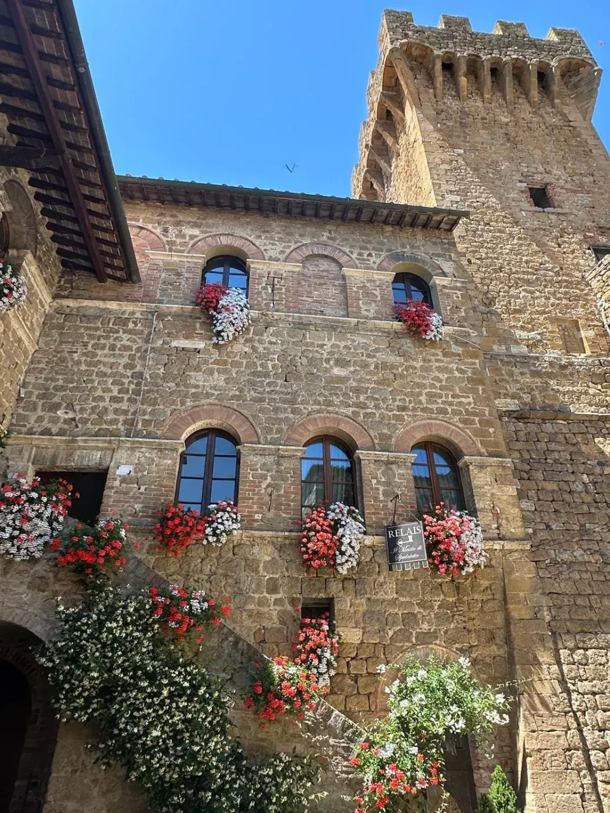 Il Mastio di Spedaletto Il Mastio di Spedaletto