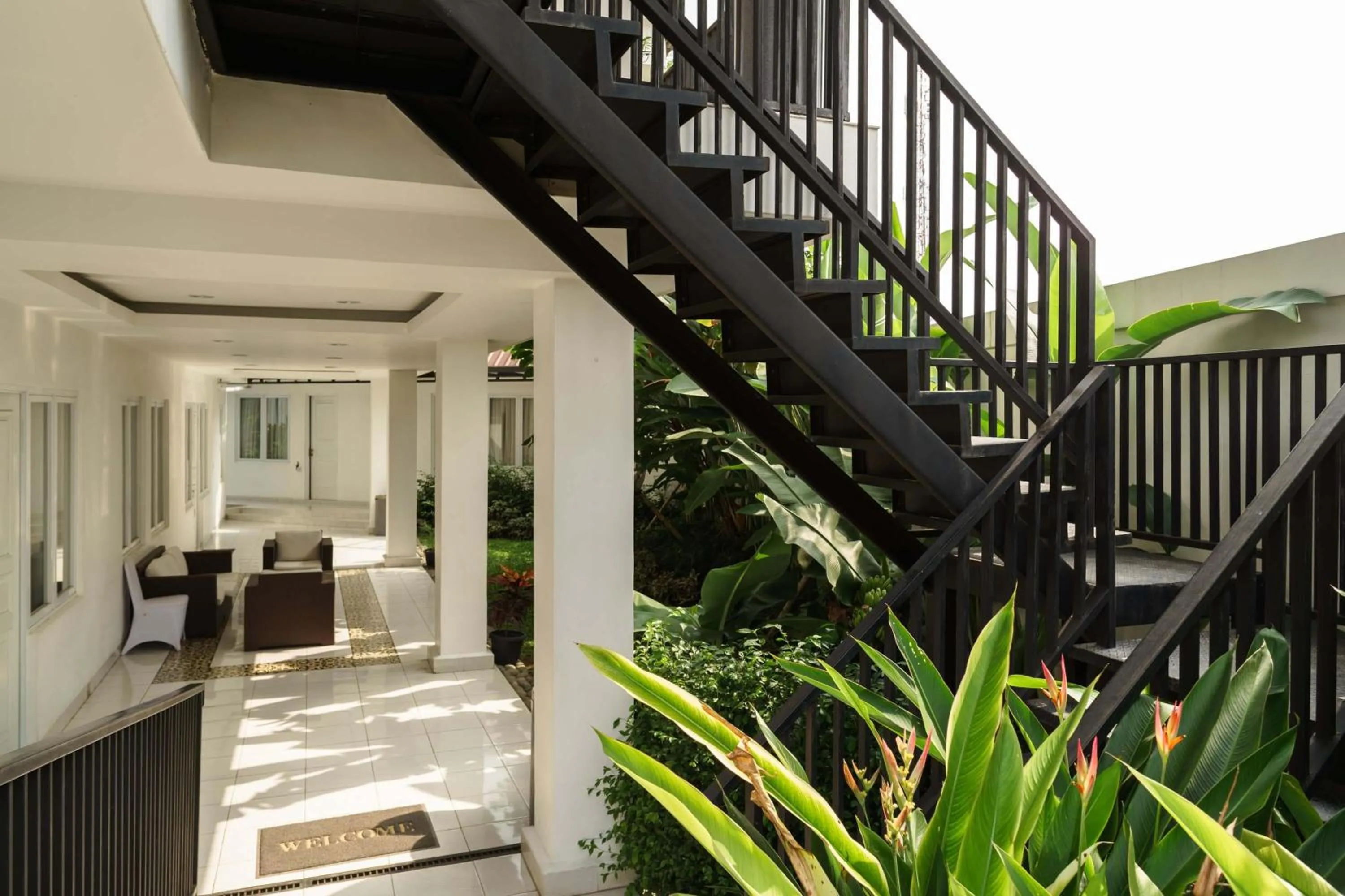 Property building in RedDoorz Plus near Exit Toll Puncak 2