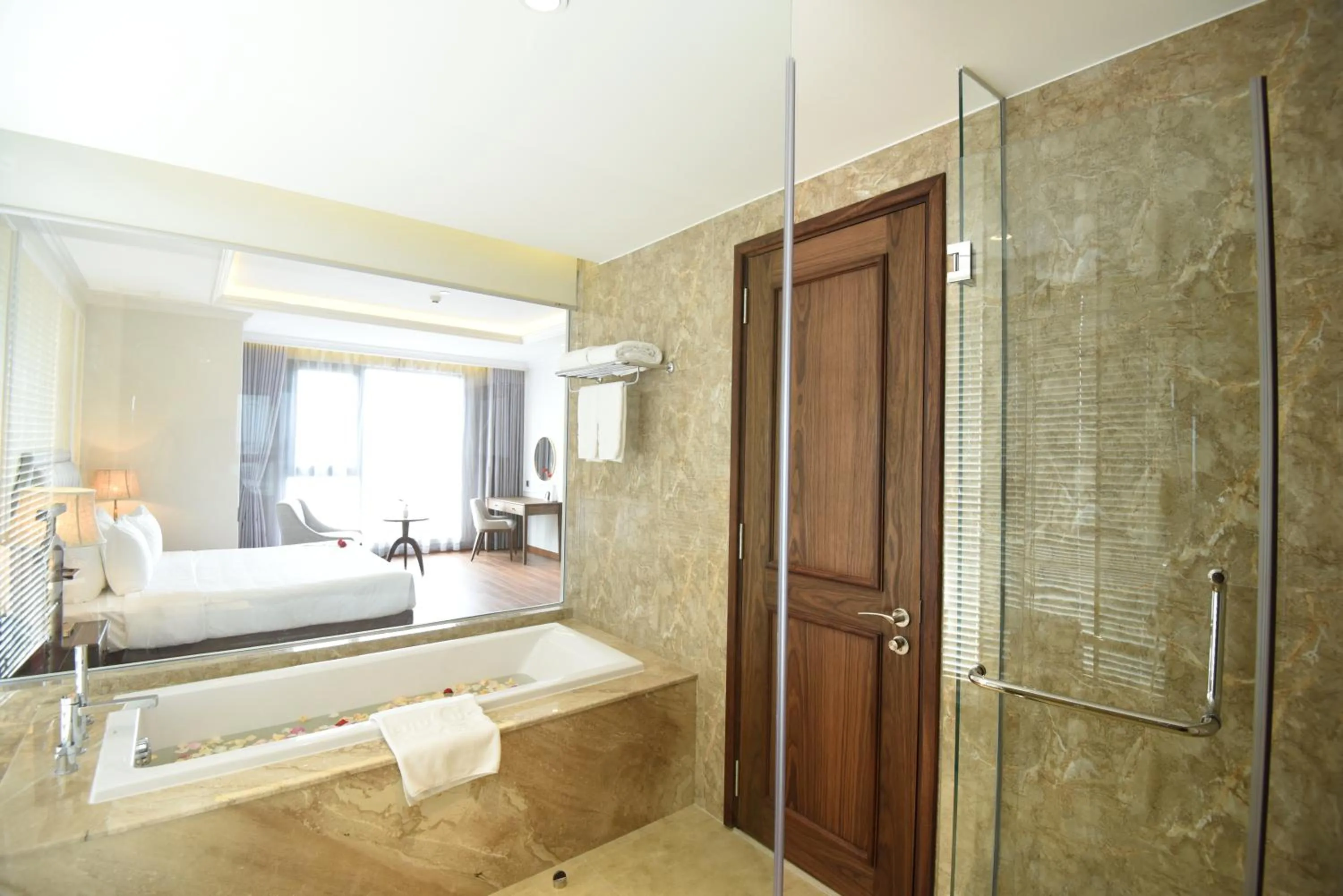 Bed in Phu Cuong Hotel Ca Mau