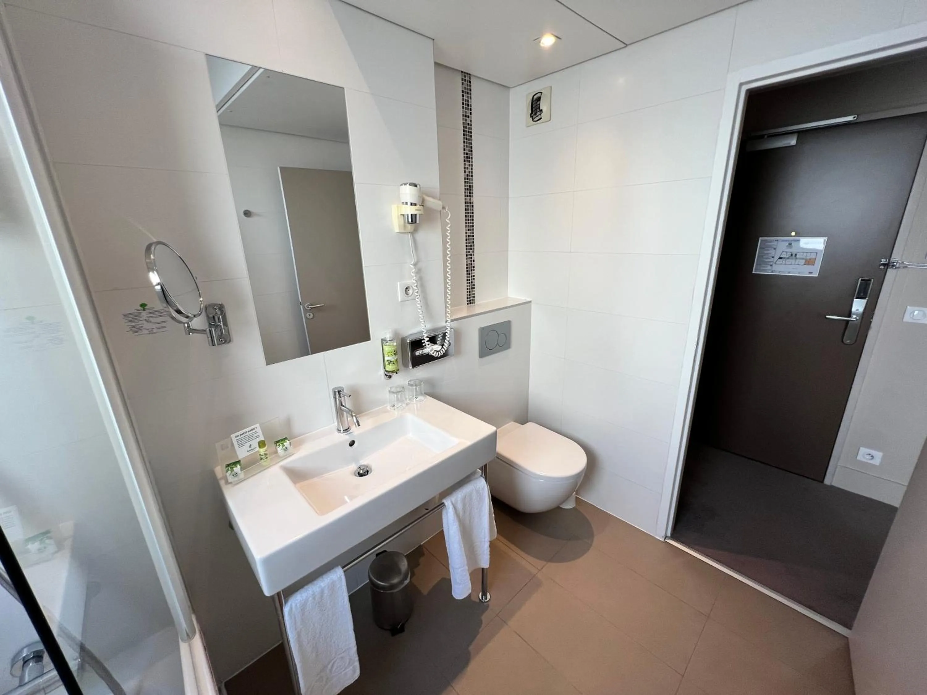 Bathroom in Holiday Inn Paris-Auteuil by IHG