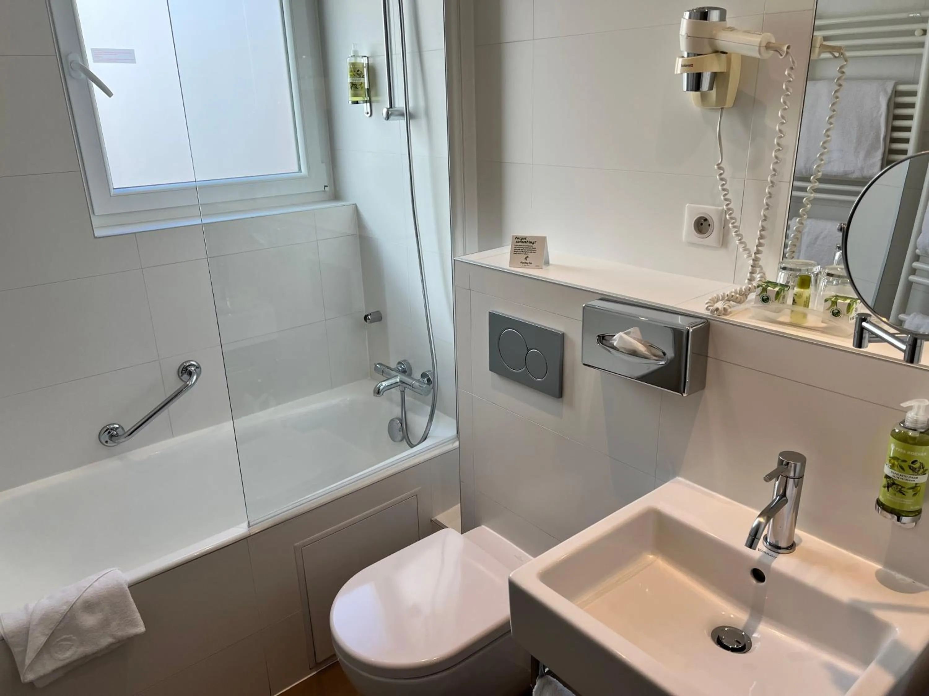 Bathroom in Holiday Inn Paris-Auteuil by IHG