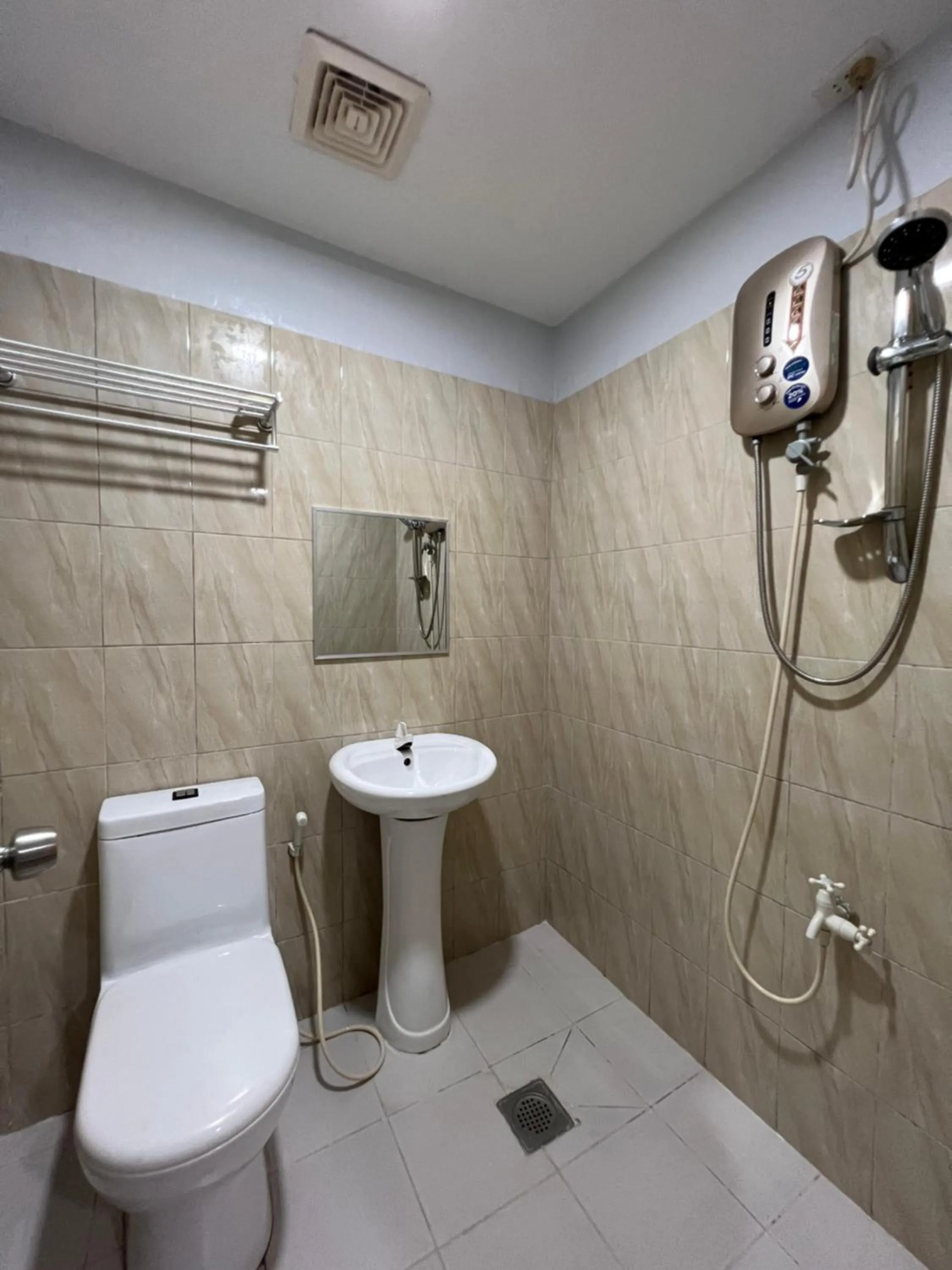 Shower in Ging-Ging Tourist Inn