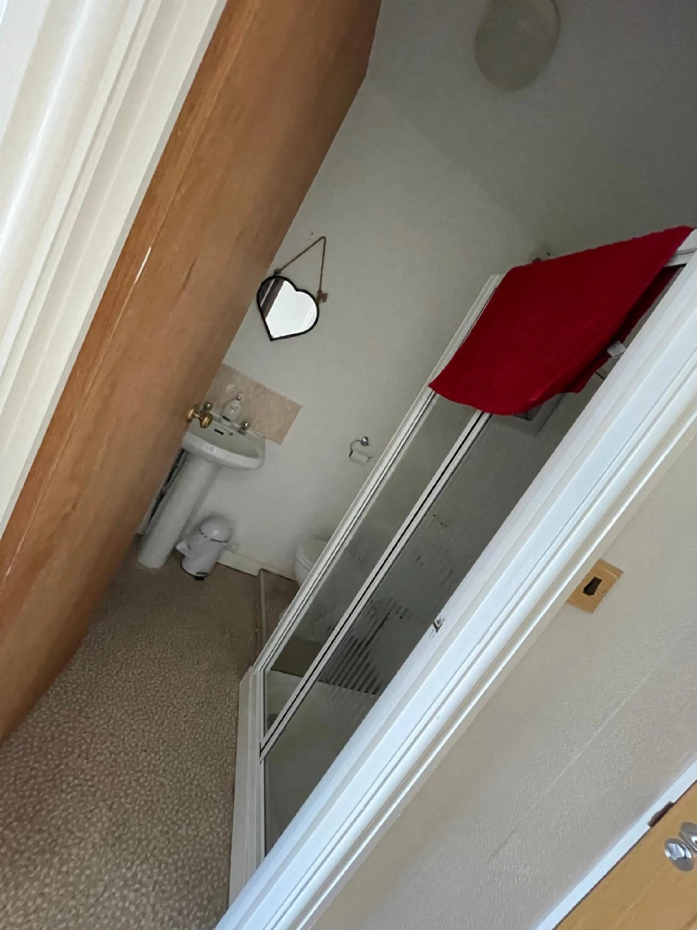 Bathroom in Harleys Reads Avenue