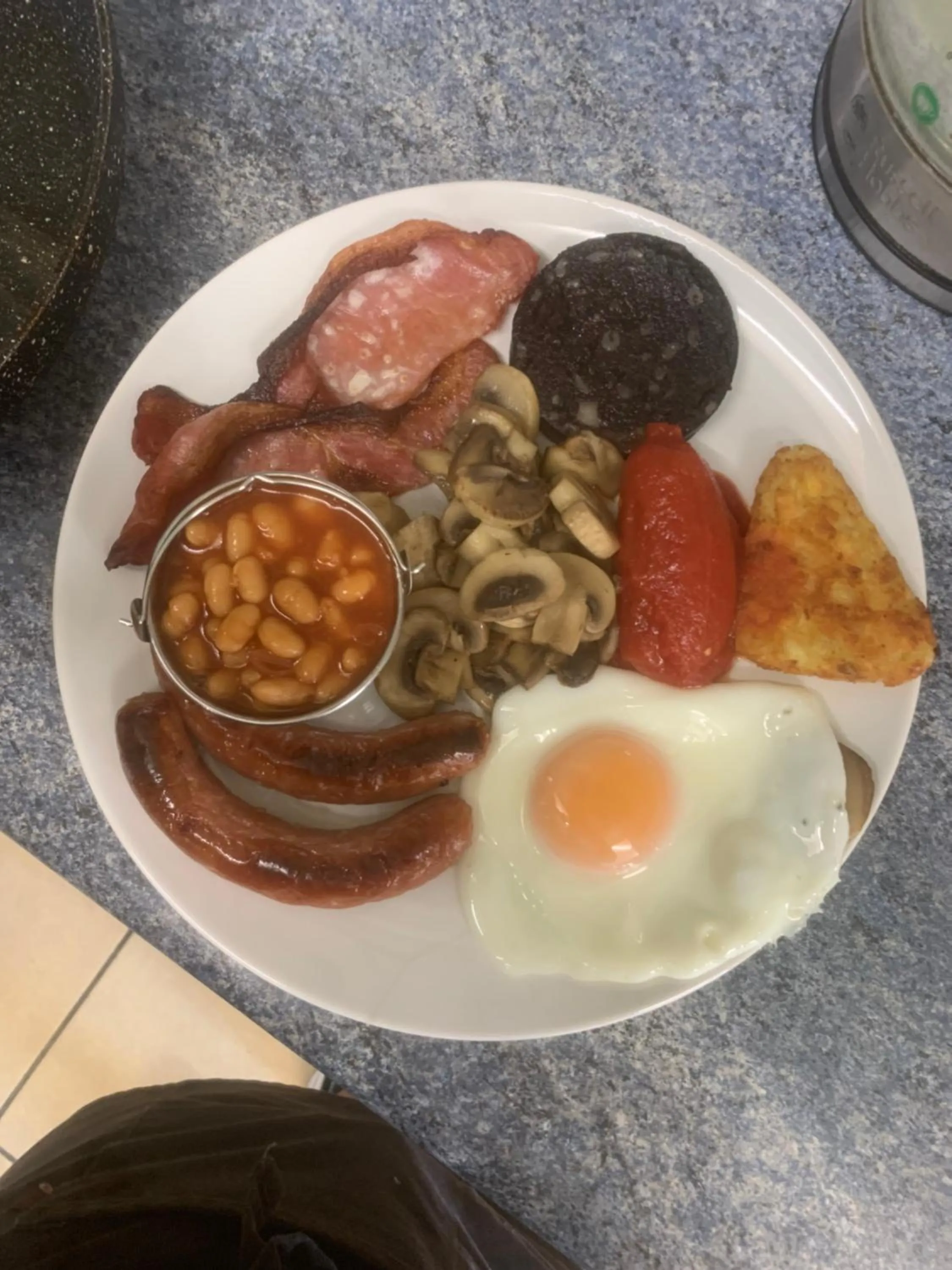 Breakfast in Harleys Reads Avenue