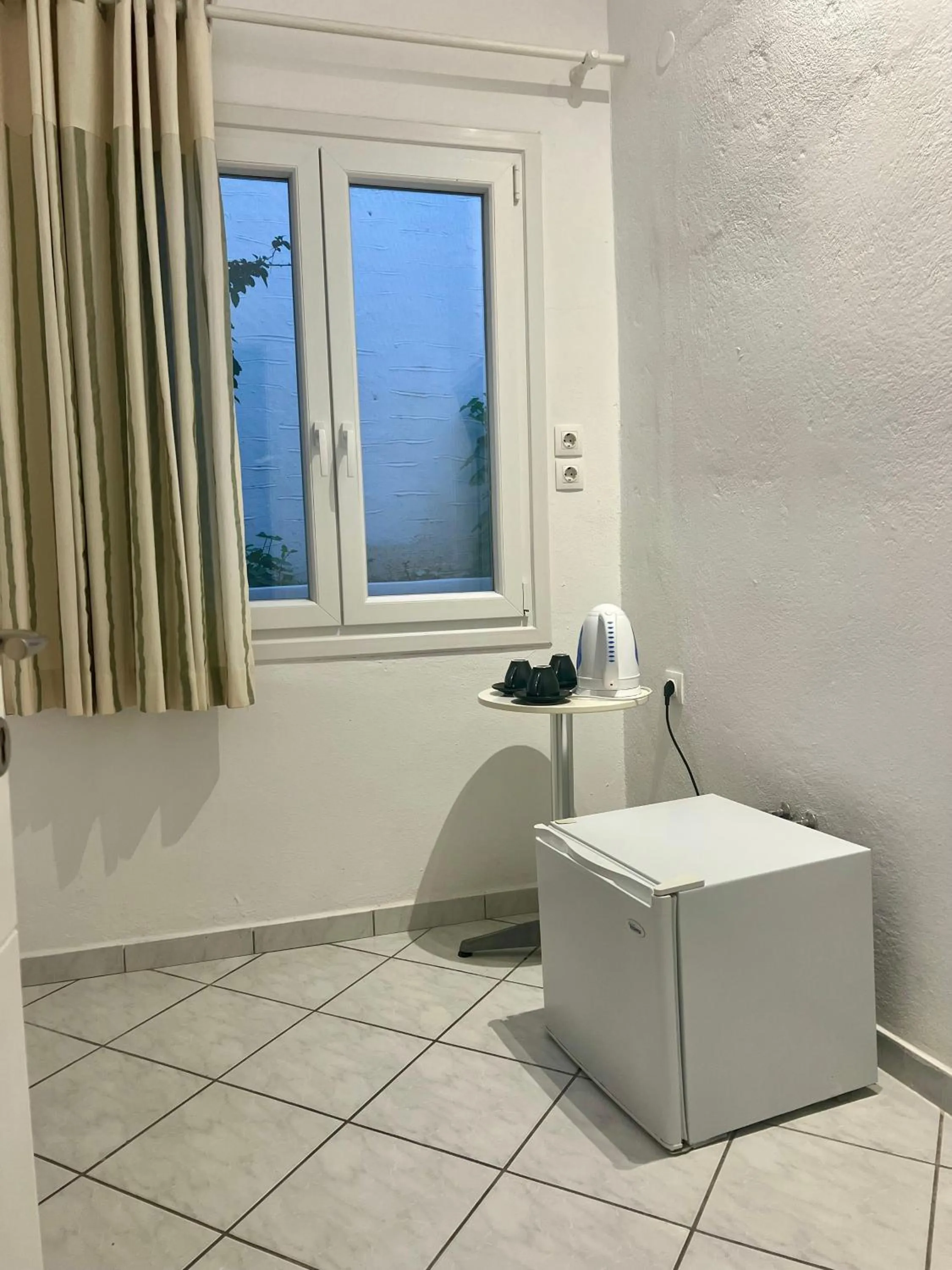 Photo of the whole room in Acropolis