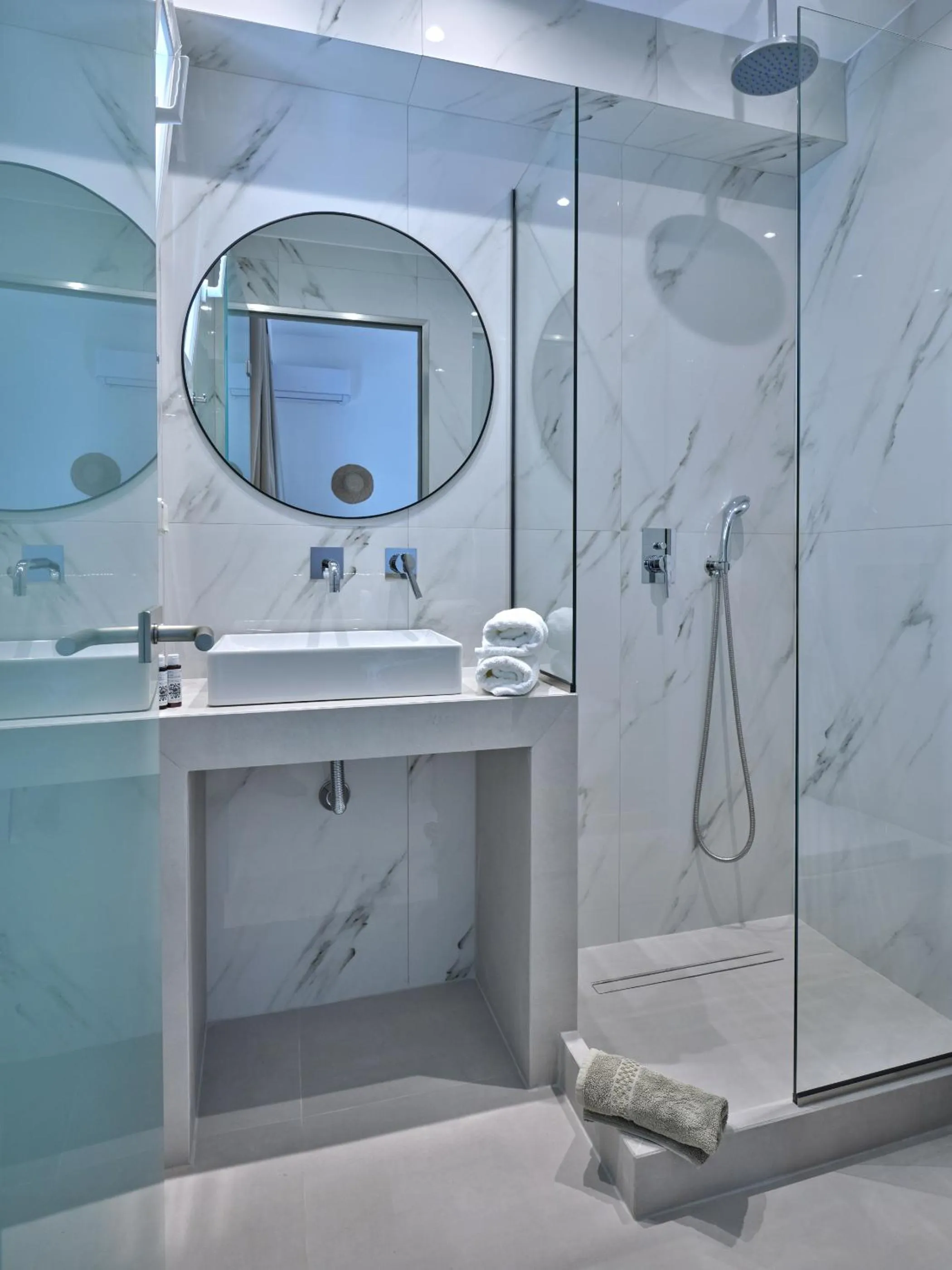 Bathroom in Acropolis