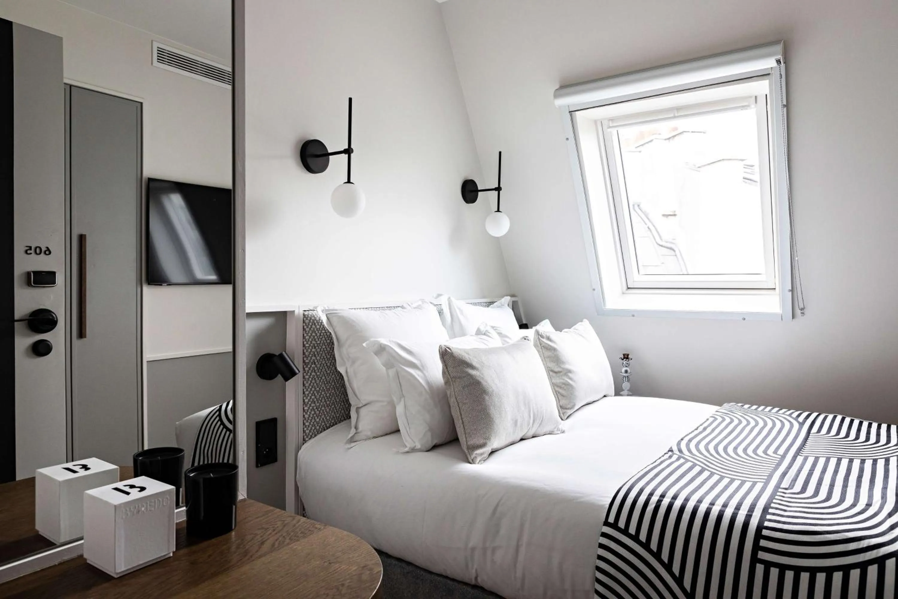 Bedroom, Bed in Best Western Premier The Blake Paris Gare Saint Lazare