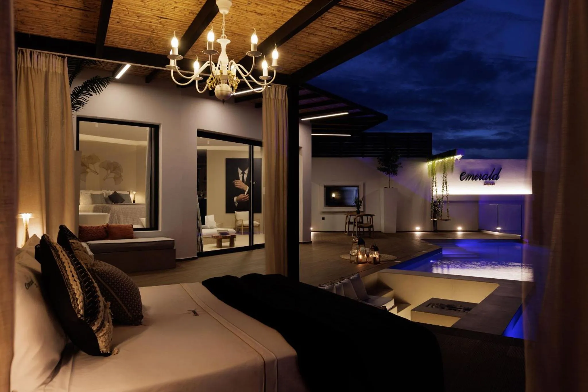 Swimming pool in Emerald Villas & Suites - The Finest Hotels Of The World