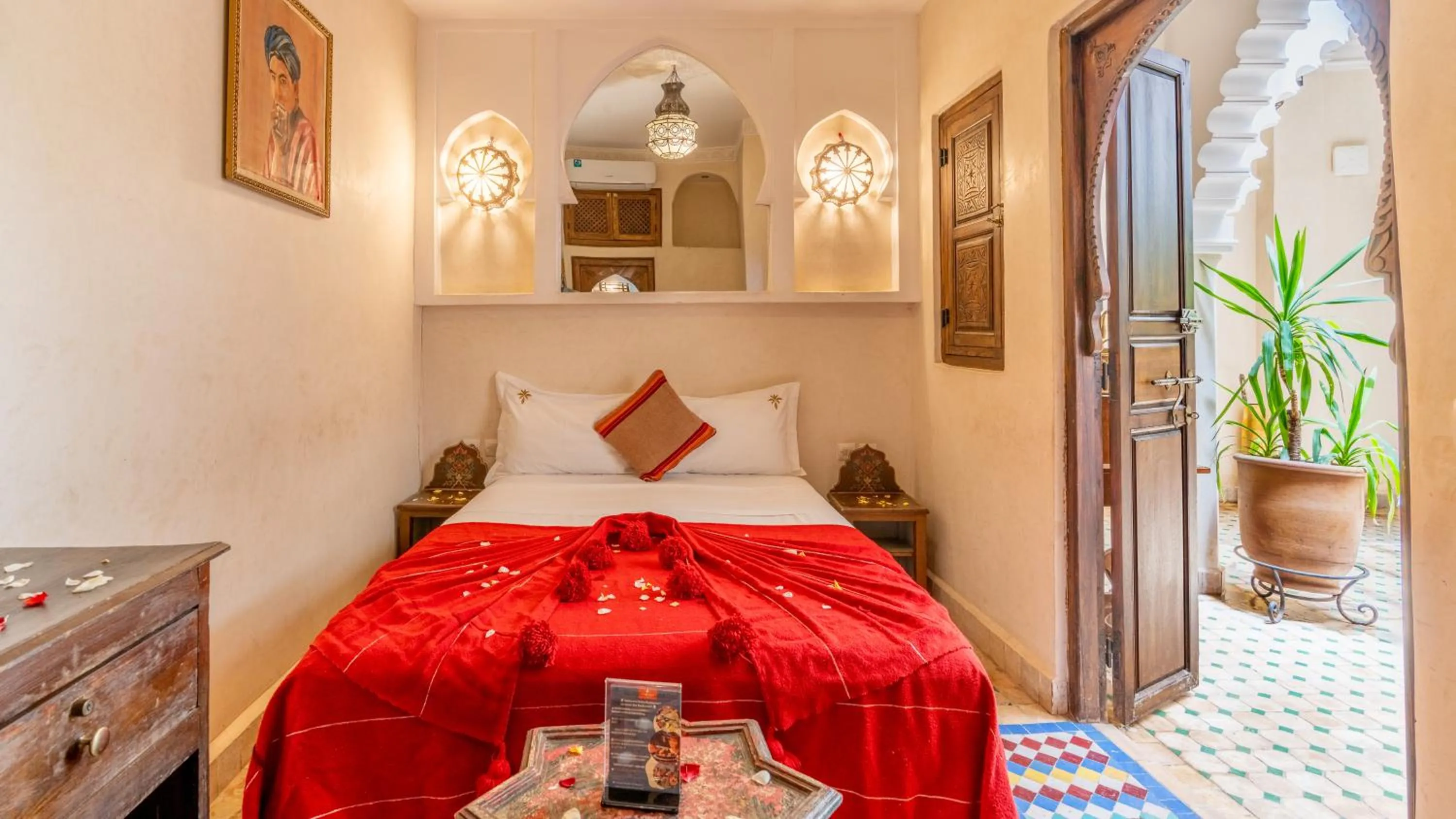 Decorative detail, Bed in Riad Ghali Hotel & SPA