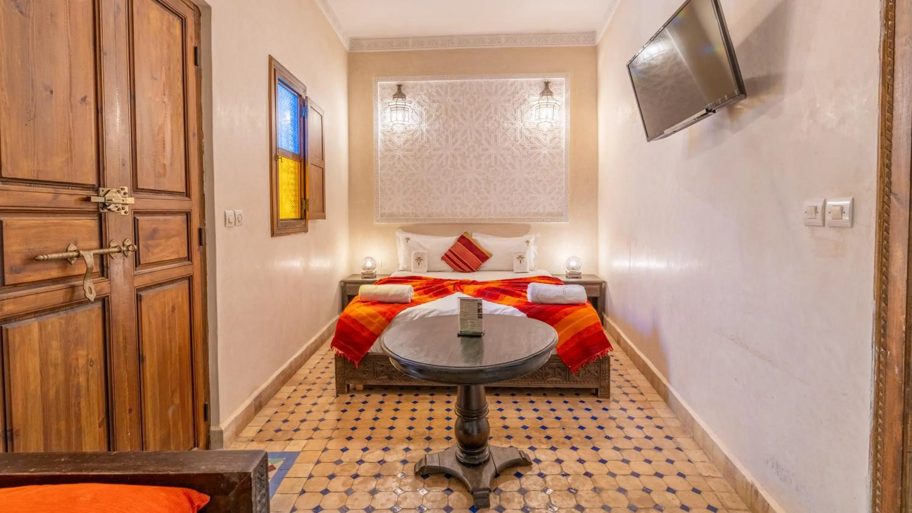 TV and multimedia in Riad Ghali Hotel & SPA