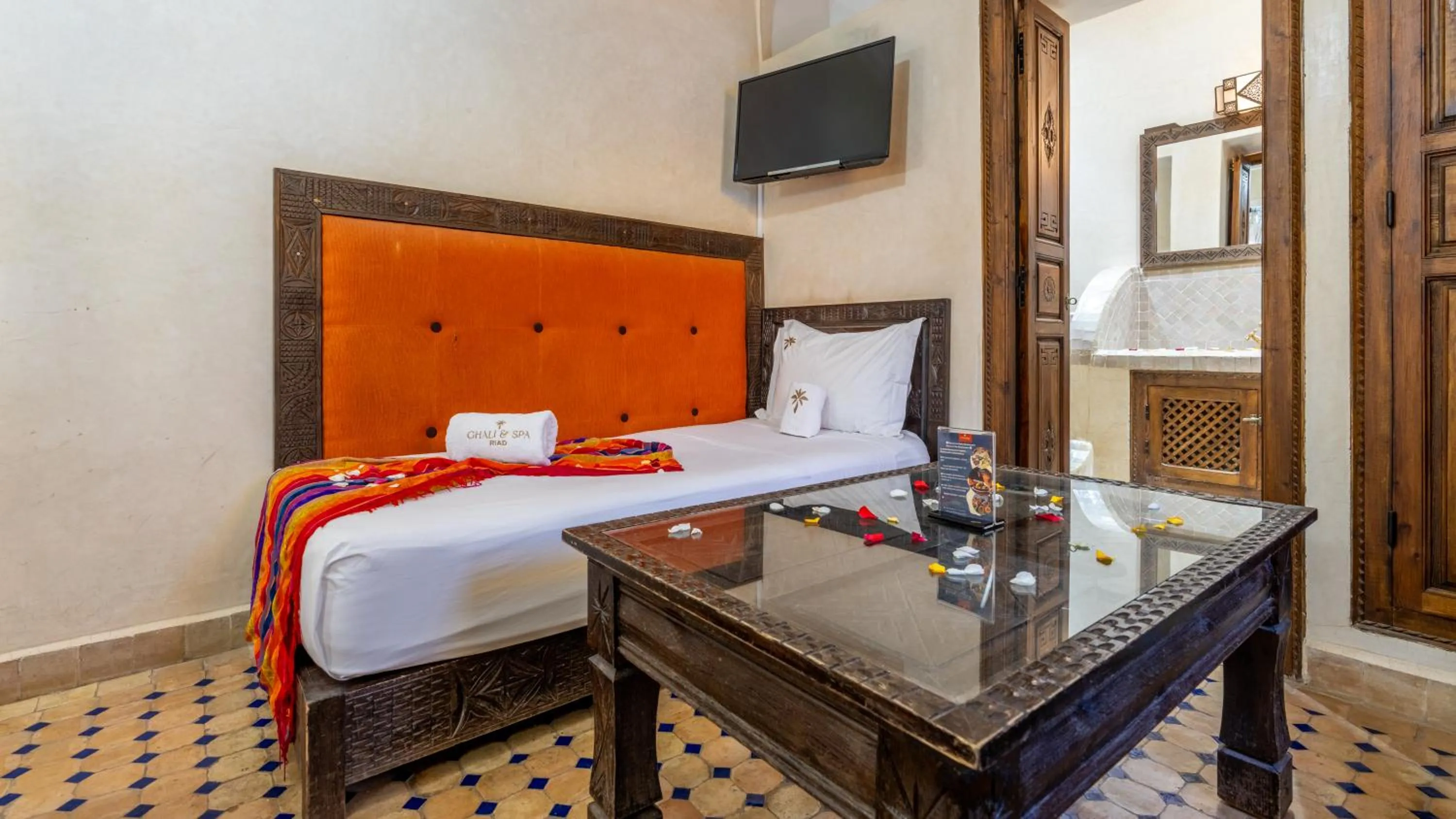 Bed in Riad Ghali Hotel & SPA