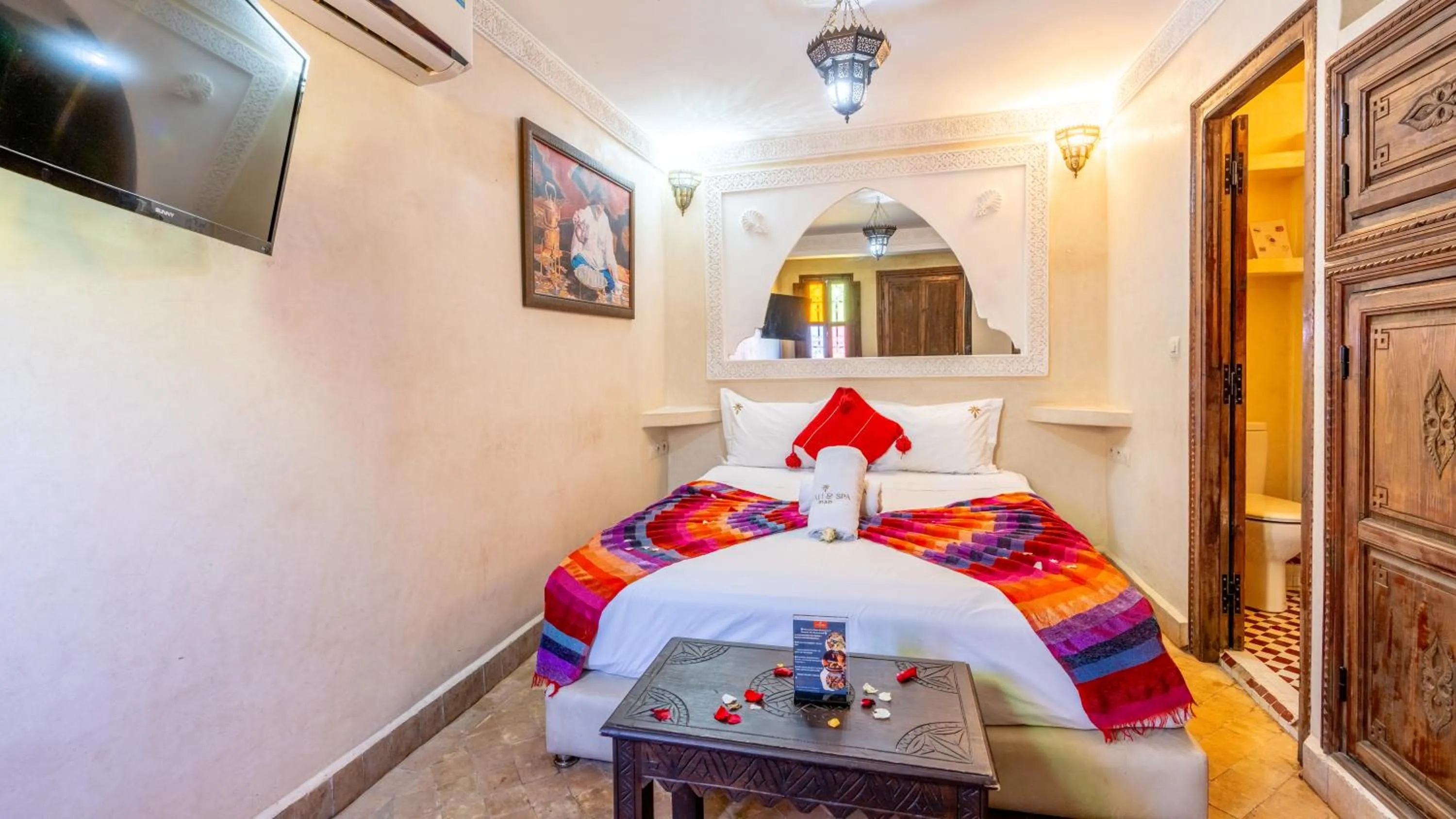 Bed in Riad Ghali Hotel & SPA