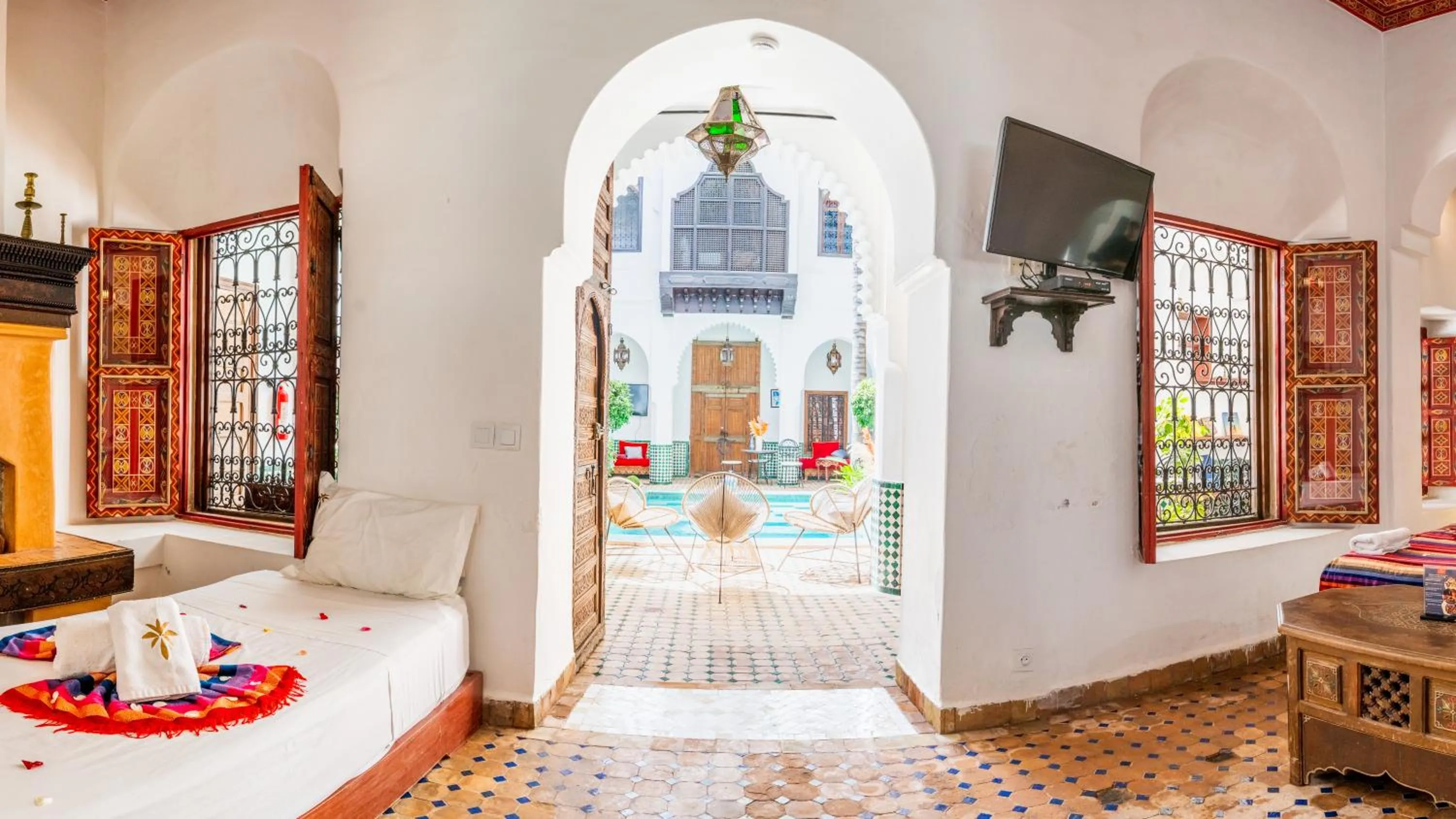 TV and multimedia in Riad Ghali Hotel & SPA