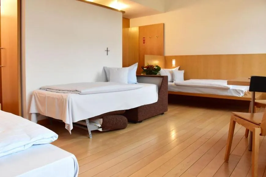 Photo of the whole room in Robert-Schuman-Haus