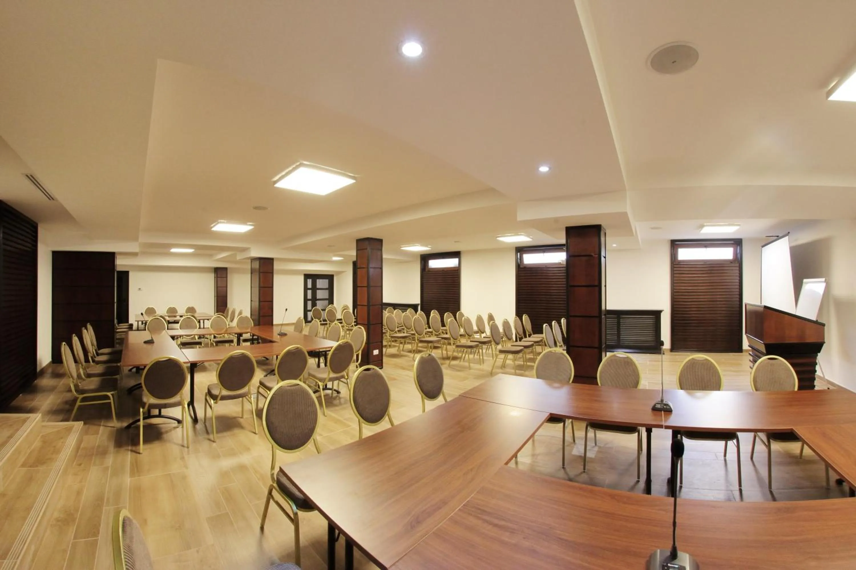 Business facilities in Hotel Gabriela