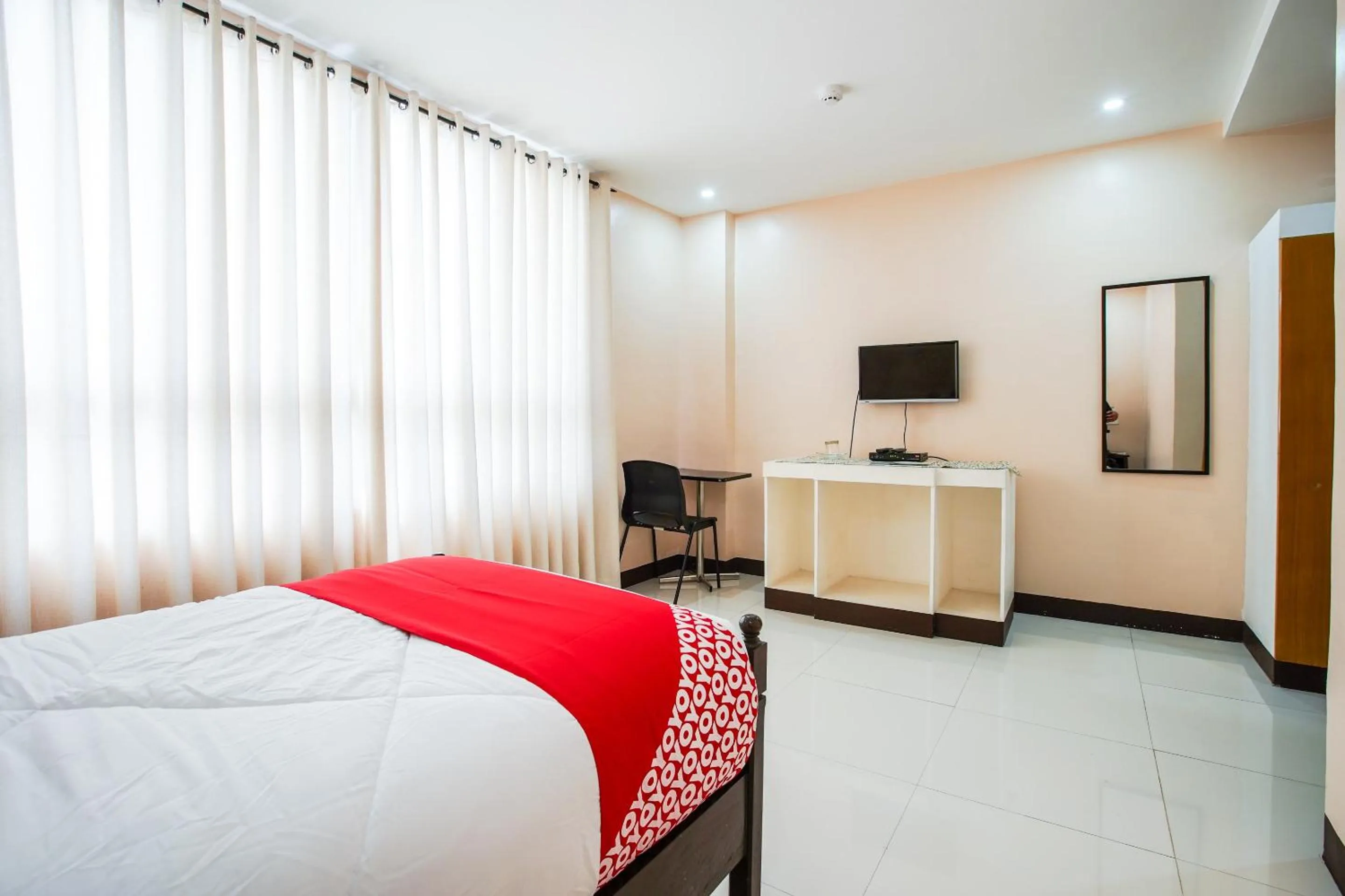 Bedroom, Bed in OYO 236 Hotel Edmundo