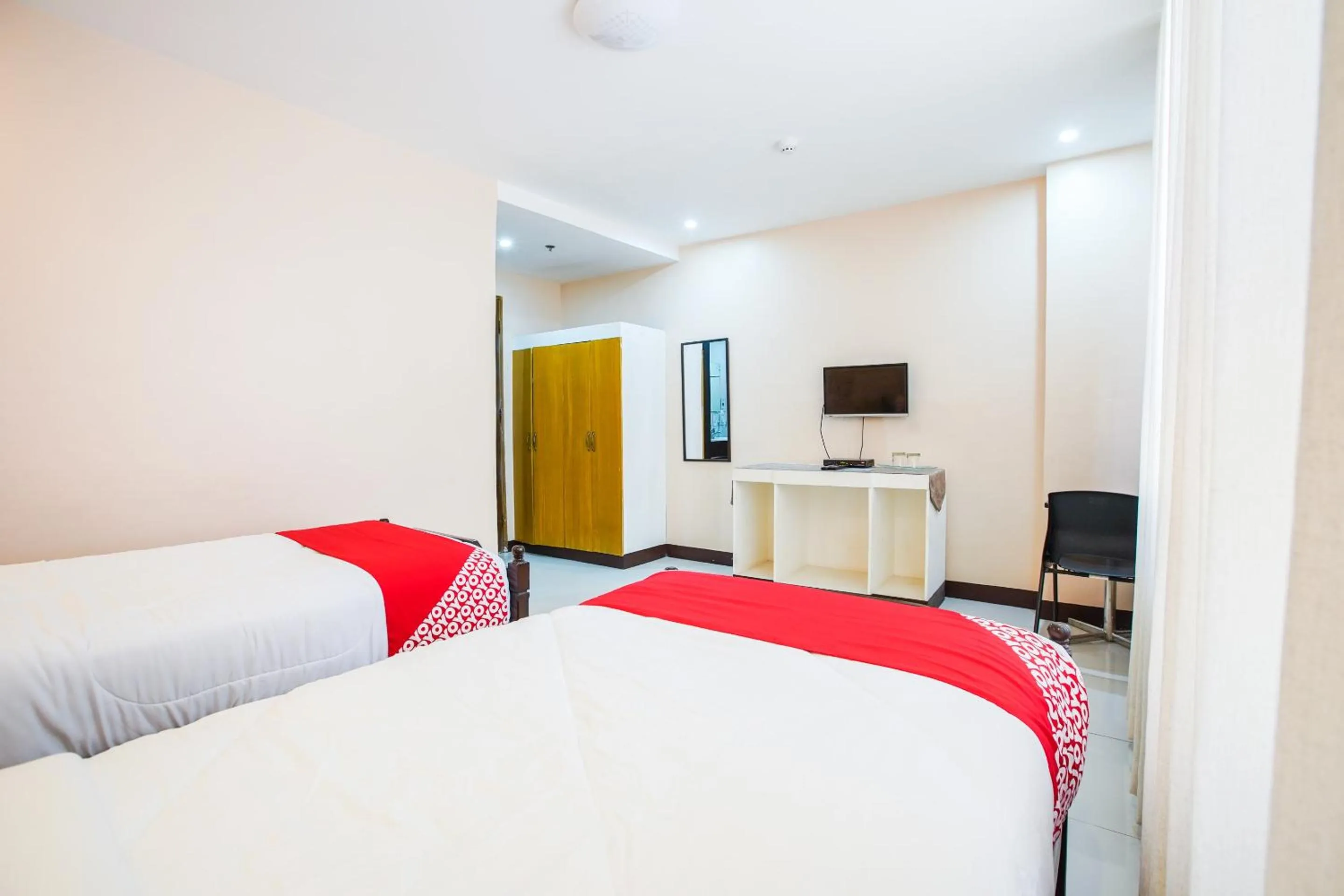 Bedroom, Bed in OYO 236 Hotel Edmundo