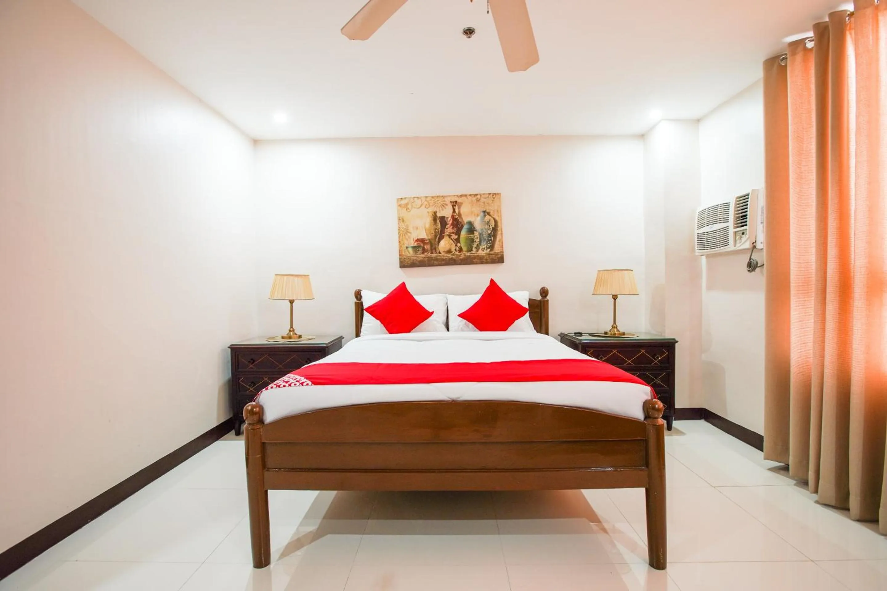 Bedroom, Bed in OYO 236 Hotel Edmundo