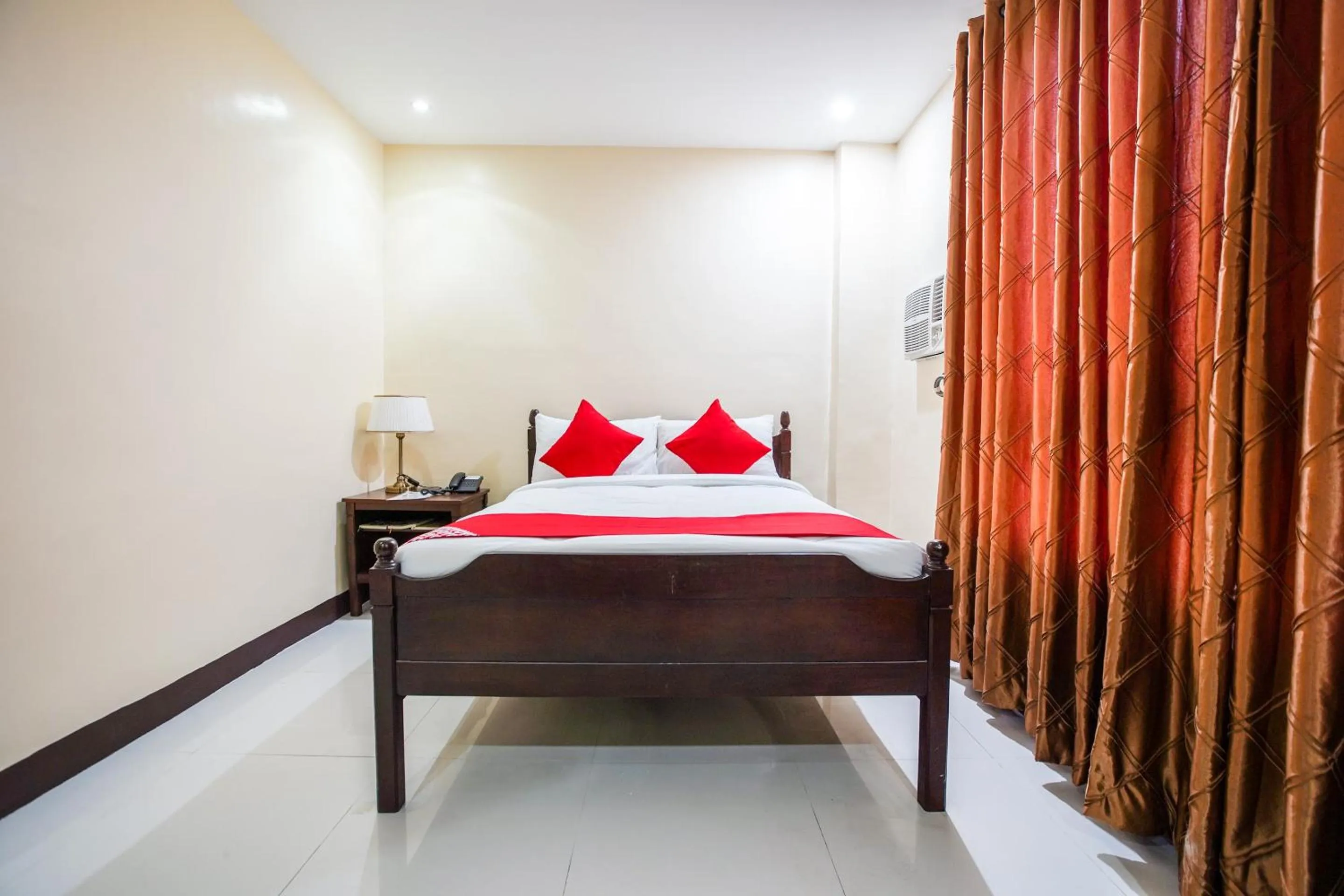 Bedroom, Bed in OYO 236 Hotel Edmundo