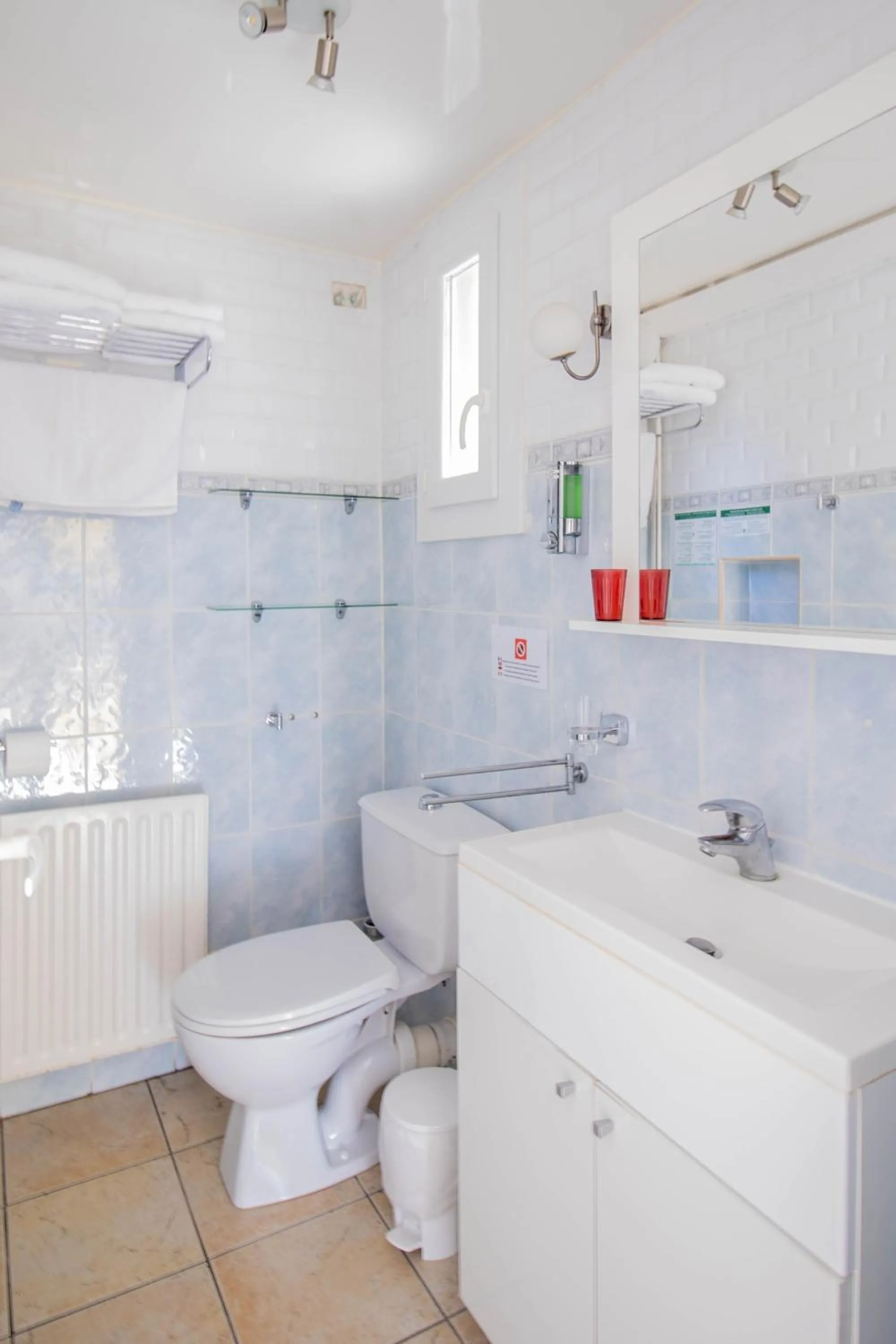 Bathroom in Athéna MOTEL