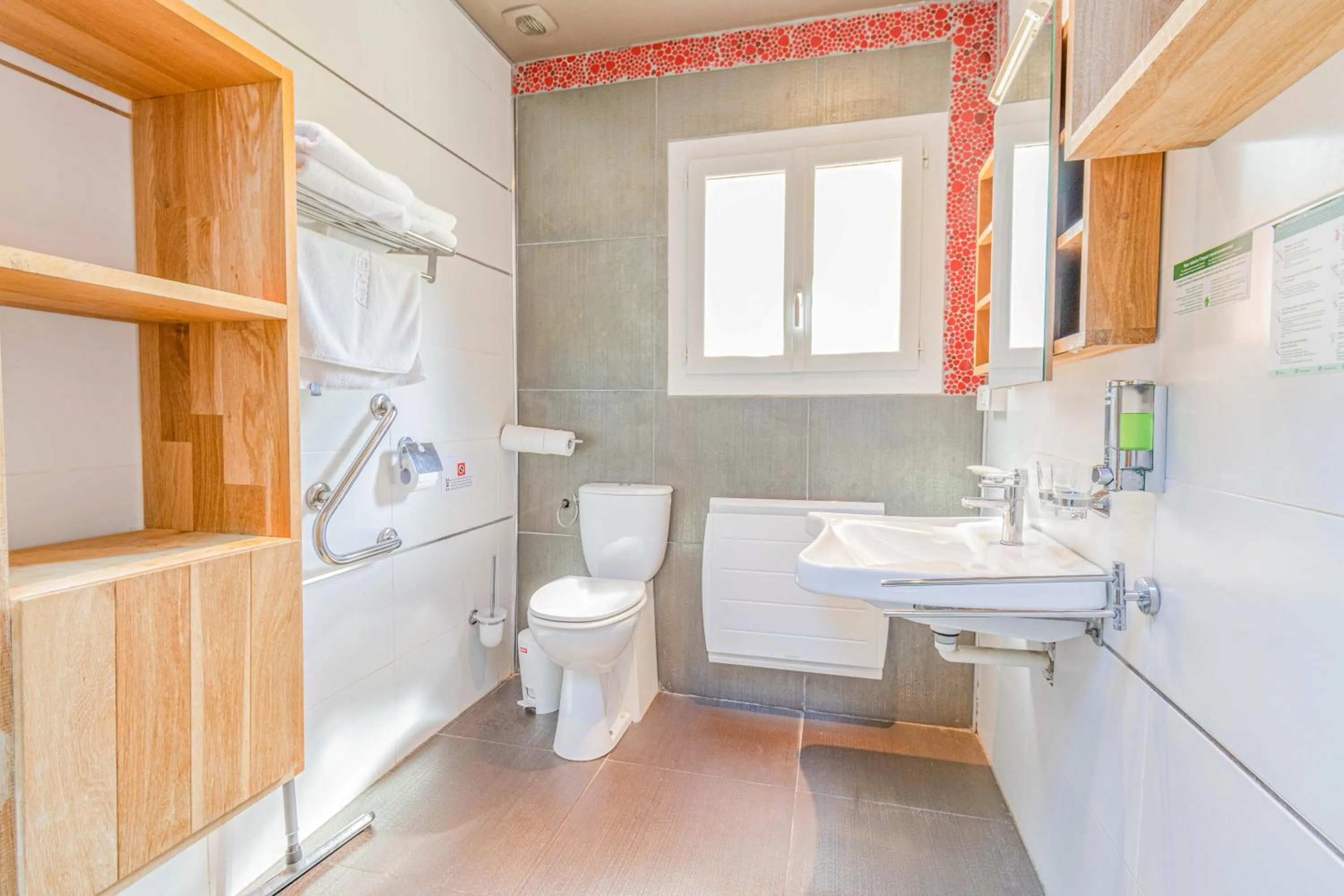 Bathroom in Athéna MOTEL