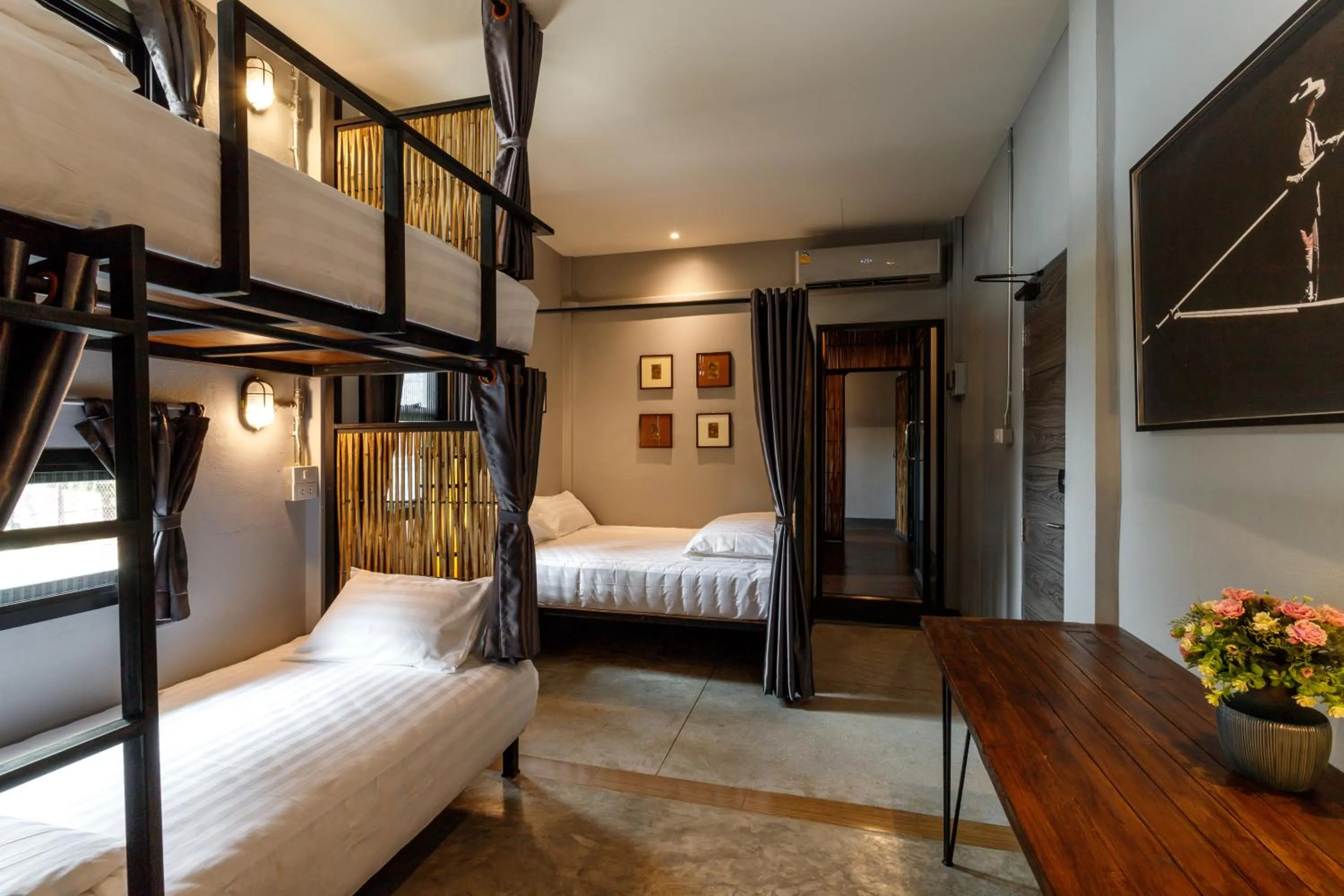 Bed in Hostel One Art and Gallery