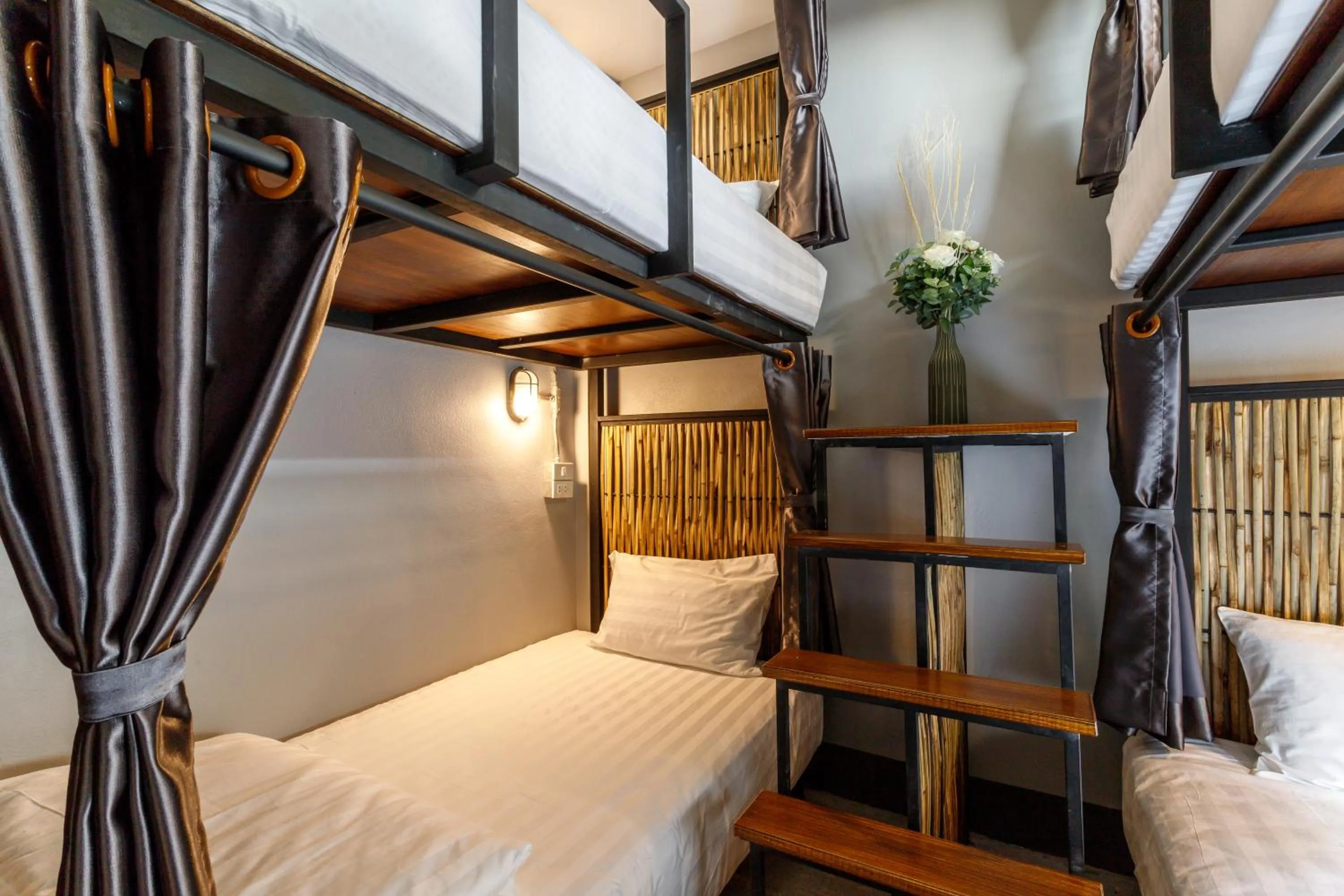 Bed in Hostel One Art and Gallery