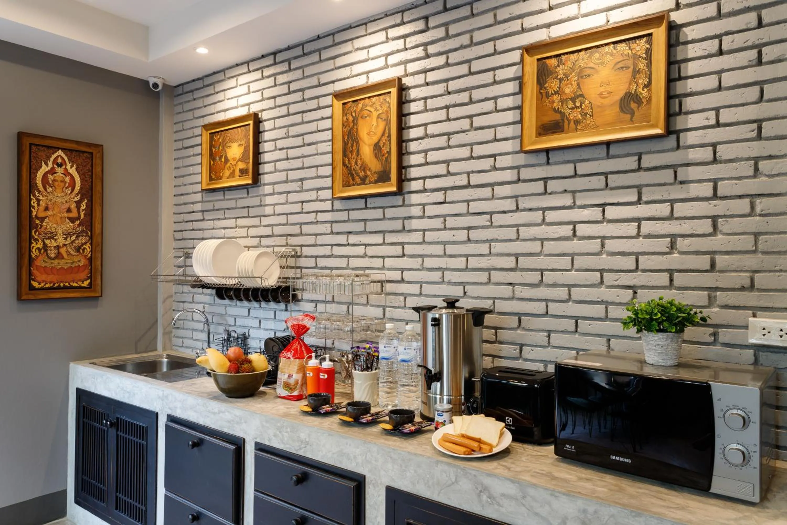 Kitchen or kitchenette in Hostel One Art and Gallery