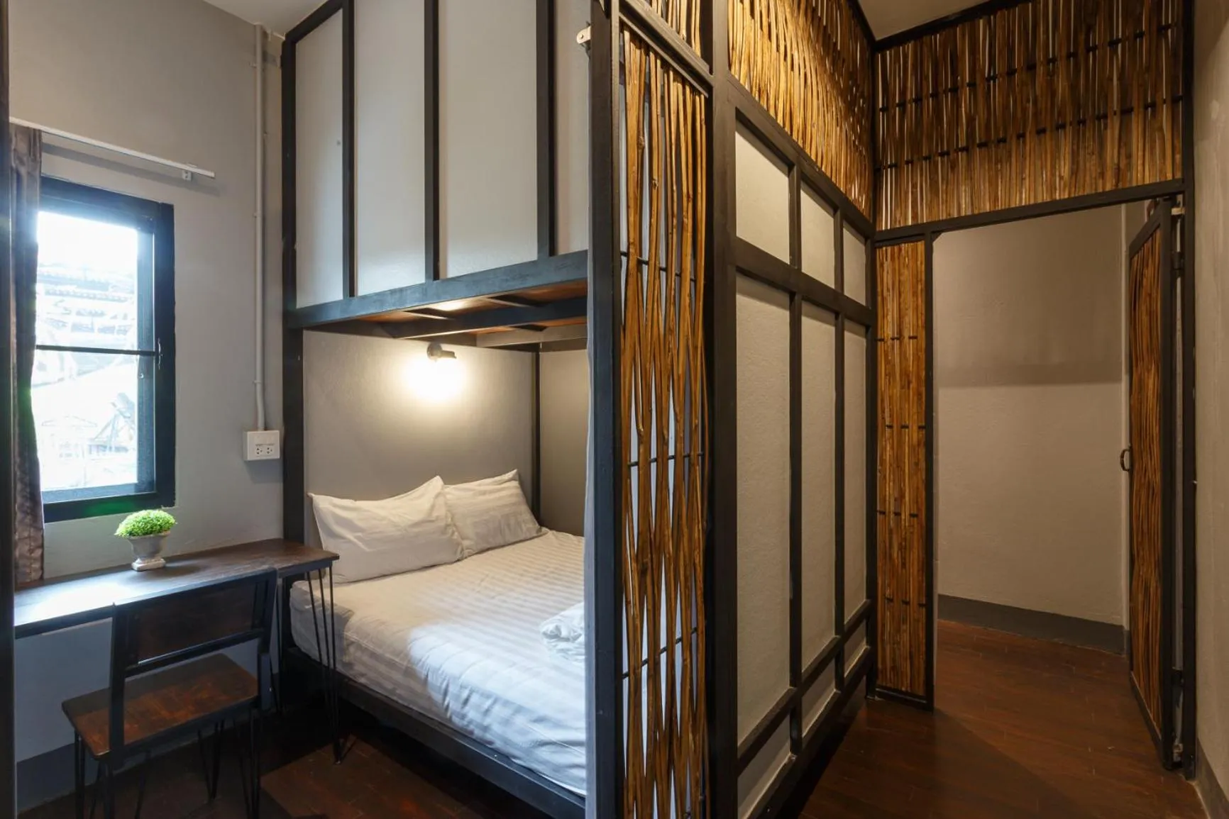 Bed in Hostel One Art and Gallery