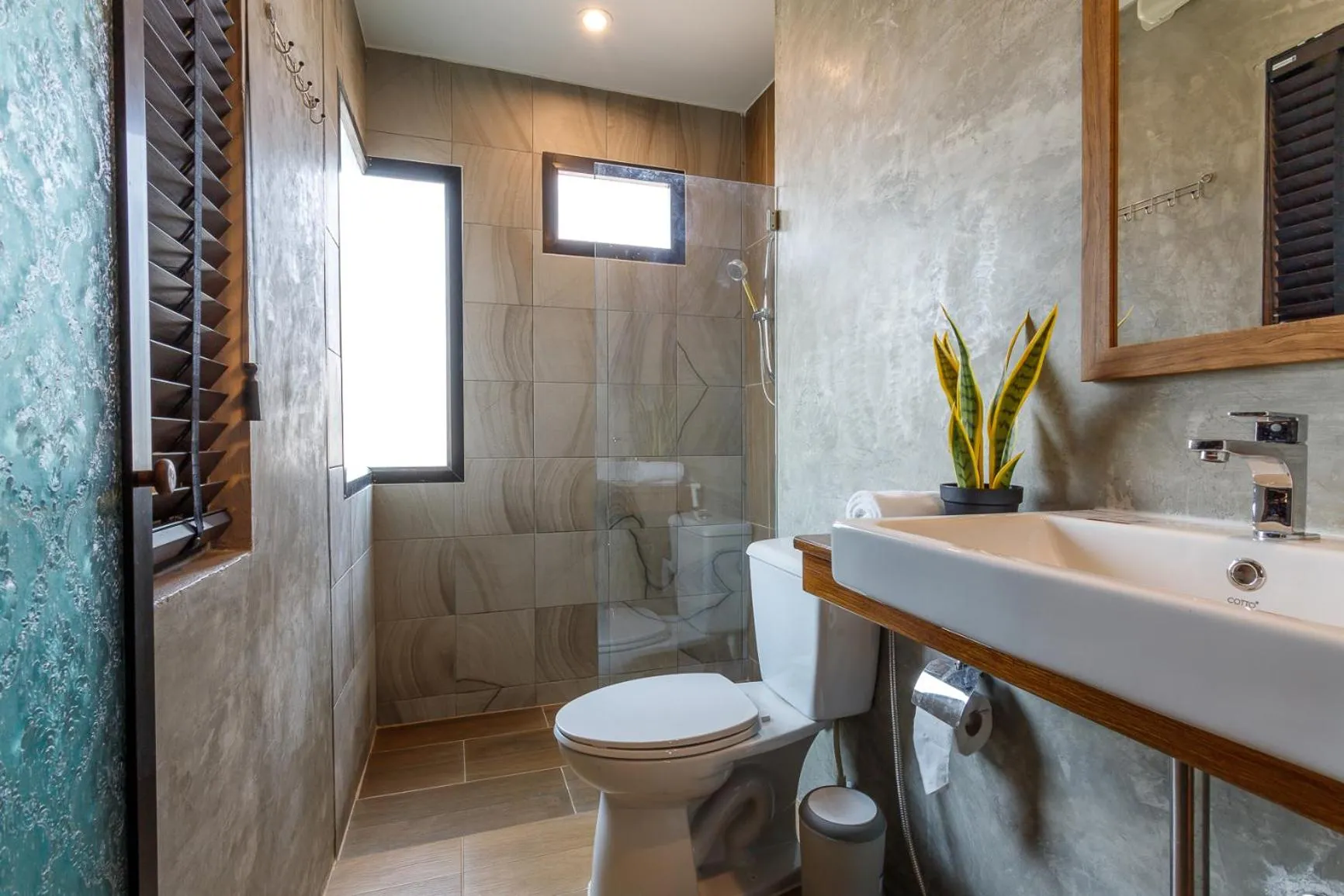 Bathroom in Hostel One Art and Gallery